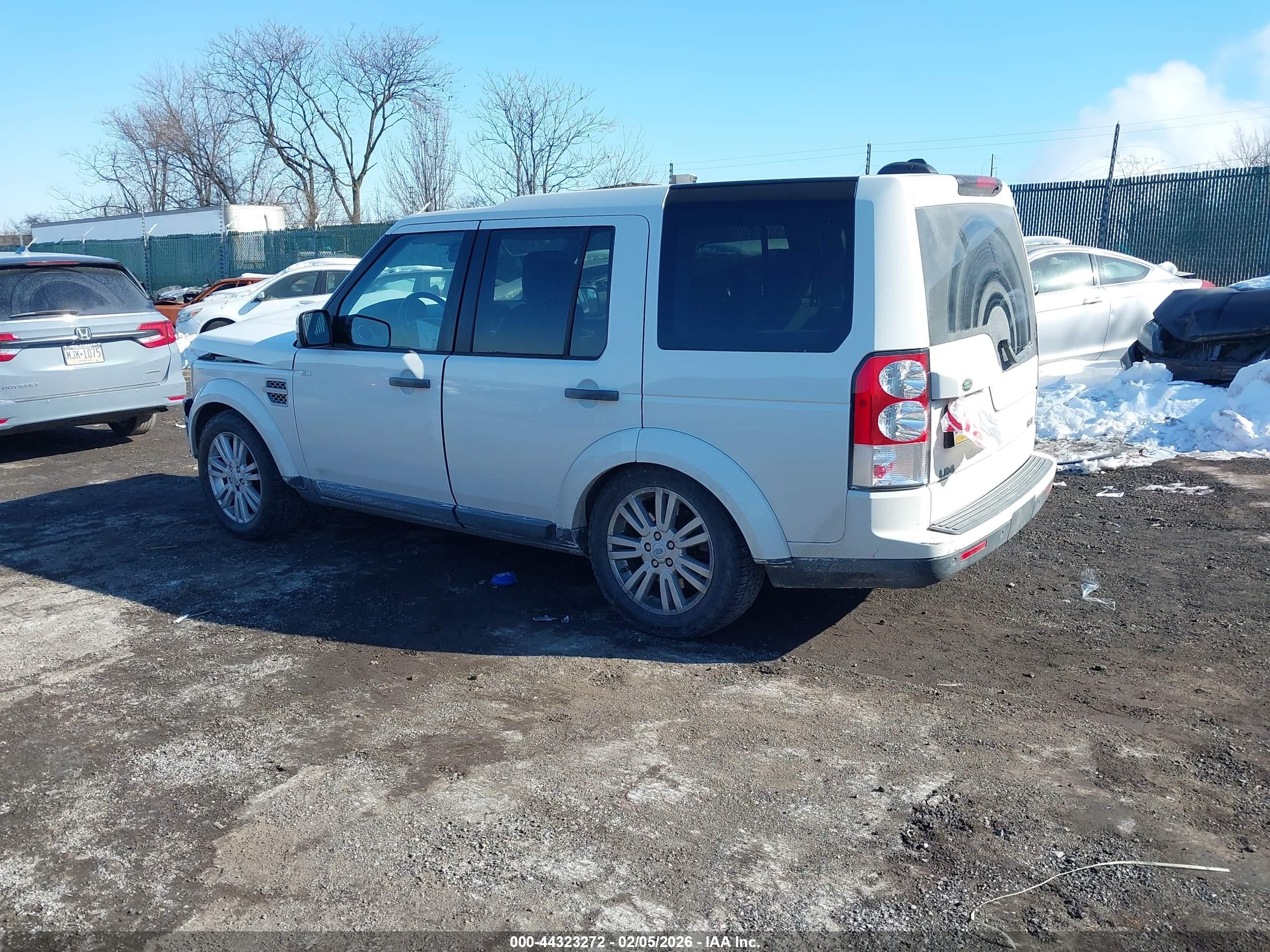 2010 Land Rover Lr4   White vin: SALAG2D46AA534424