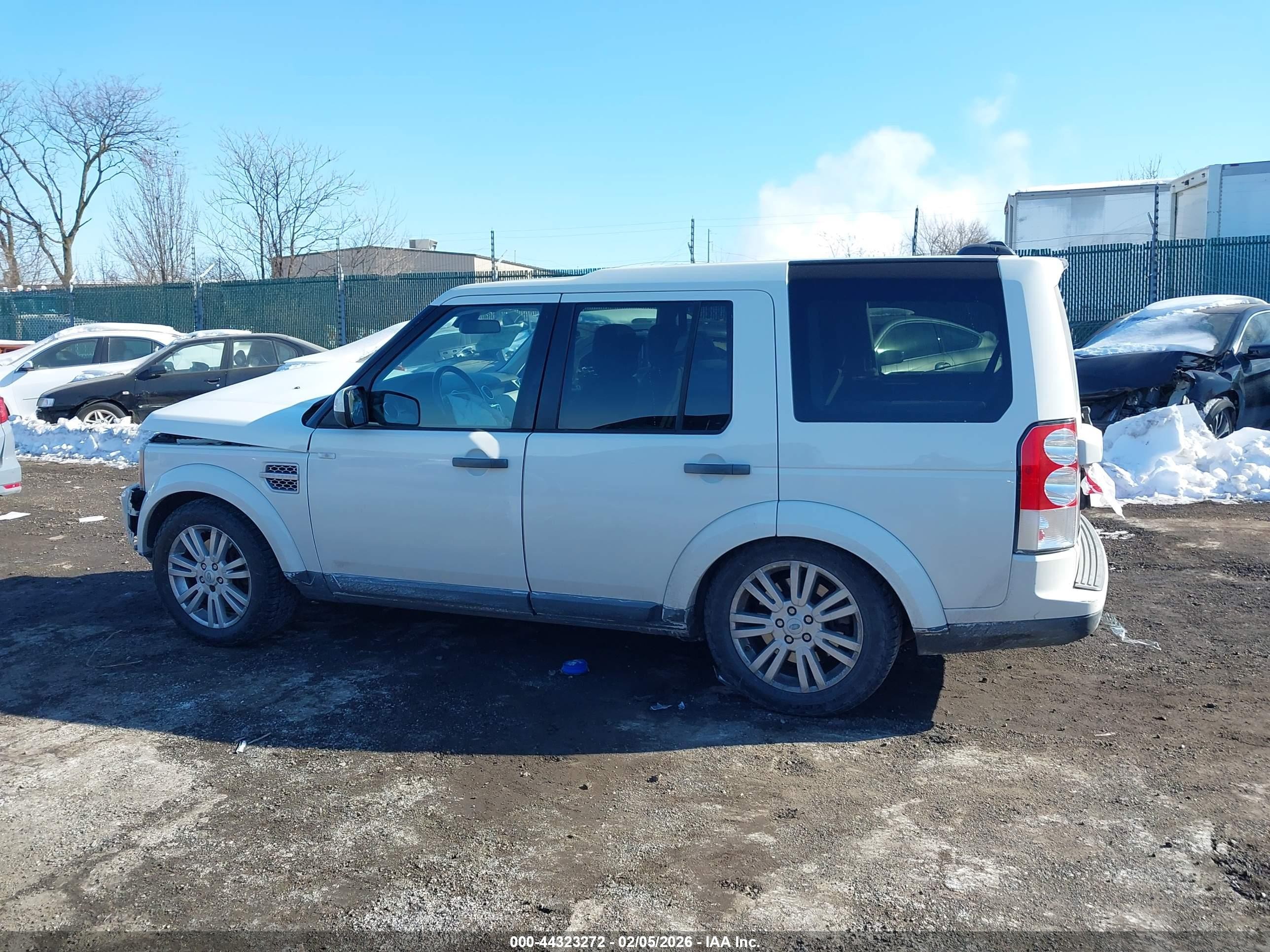 2010 Land Rover Lr4   White vin: SALAG2D46AA534424