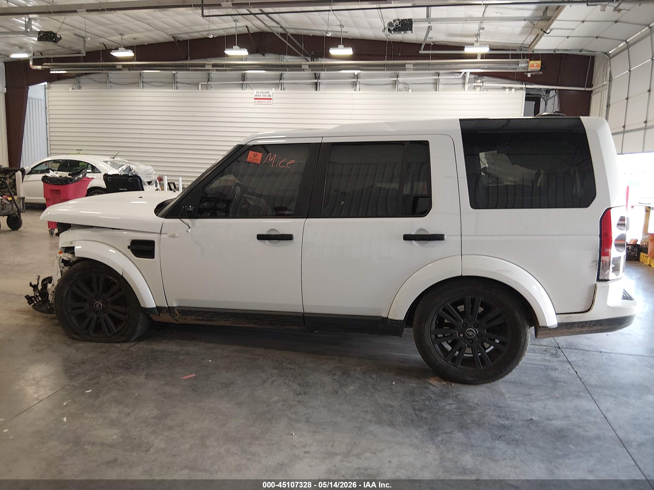 2011 Land Rover Lr4   White vin: SALAG2D4XBA553365