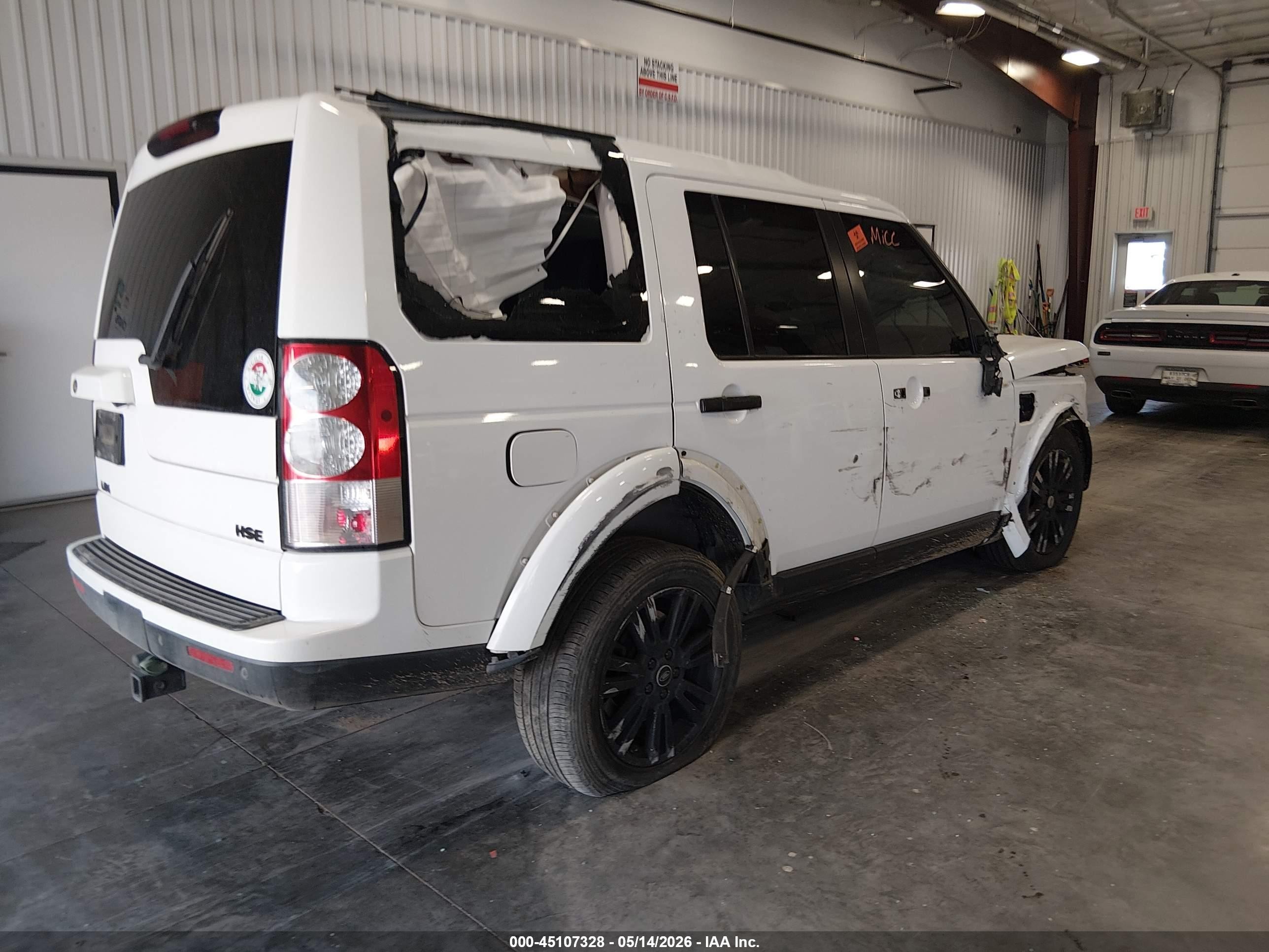 2011 Land Rover Lr4   White vin: SALAG2D4XBA553365
