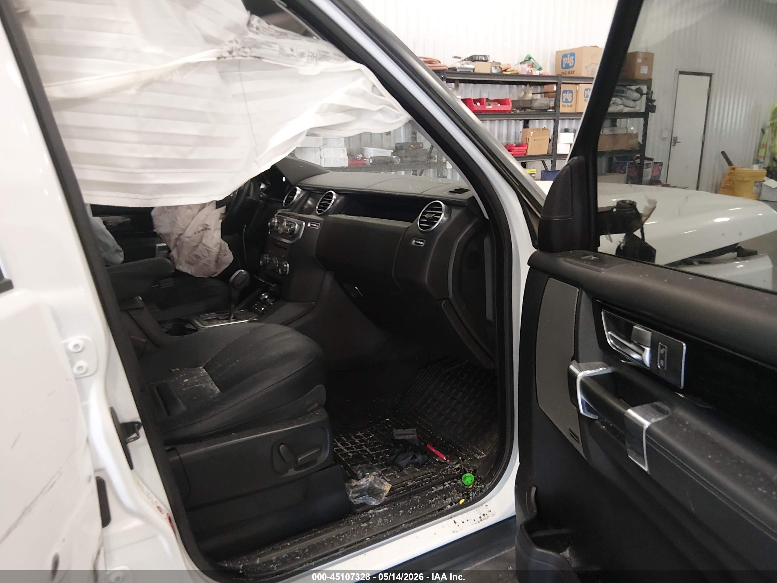 2011 Land Rover Lr4   White vin: SALAG2D4XBA553365