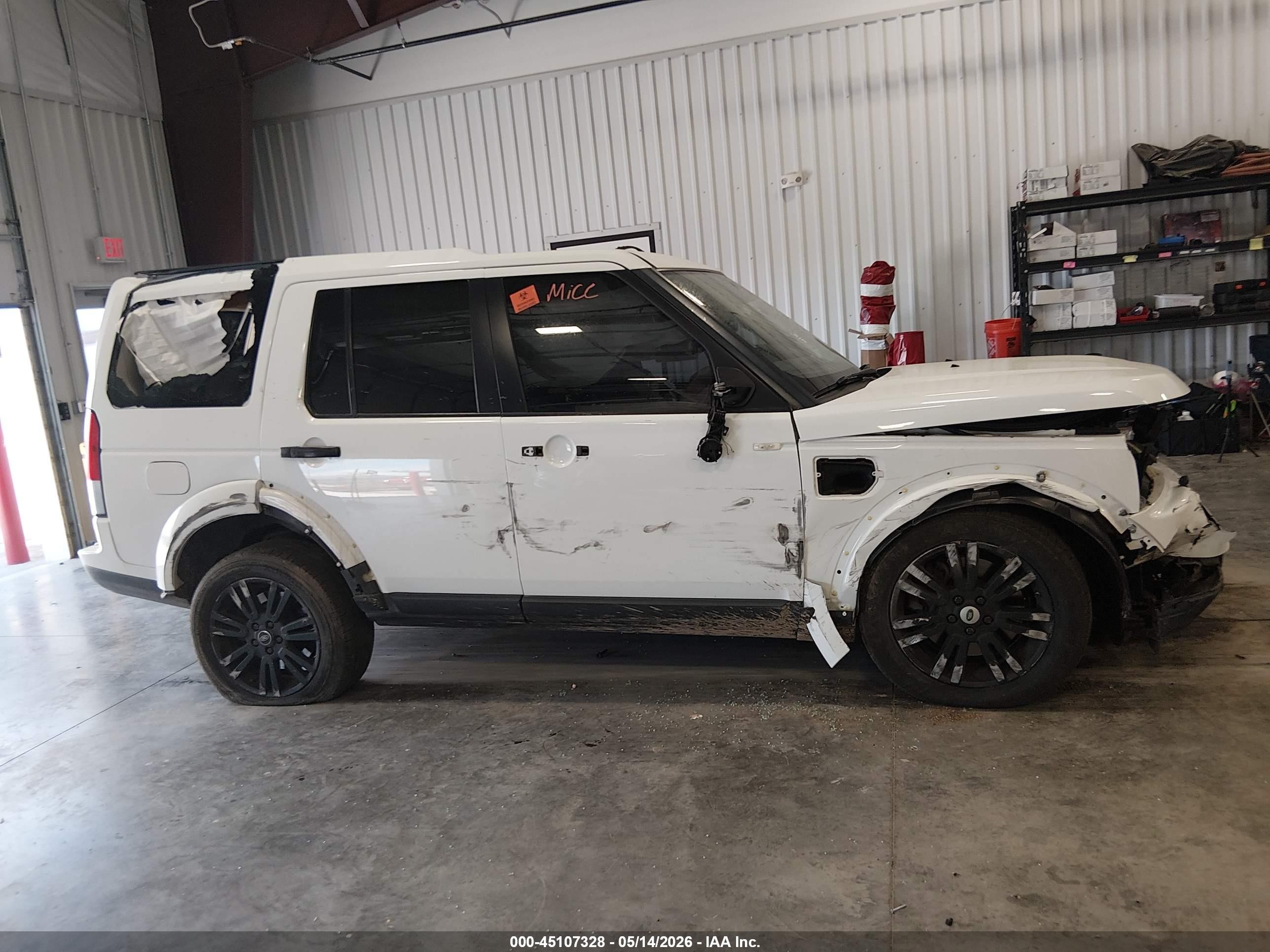 2011 Land Rover Lr4   White vin: SALAG2D4XBA553365