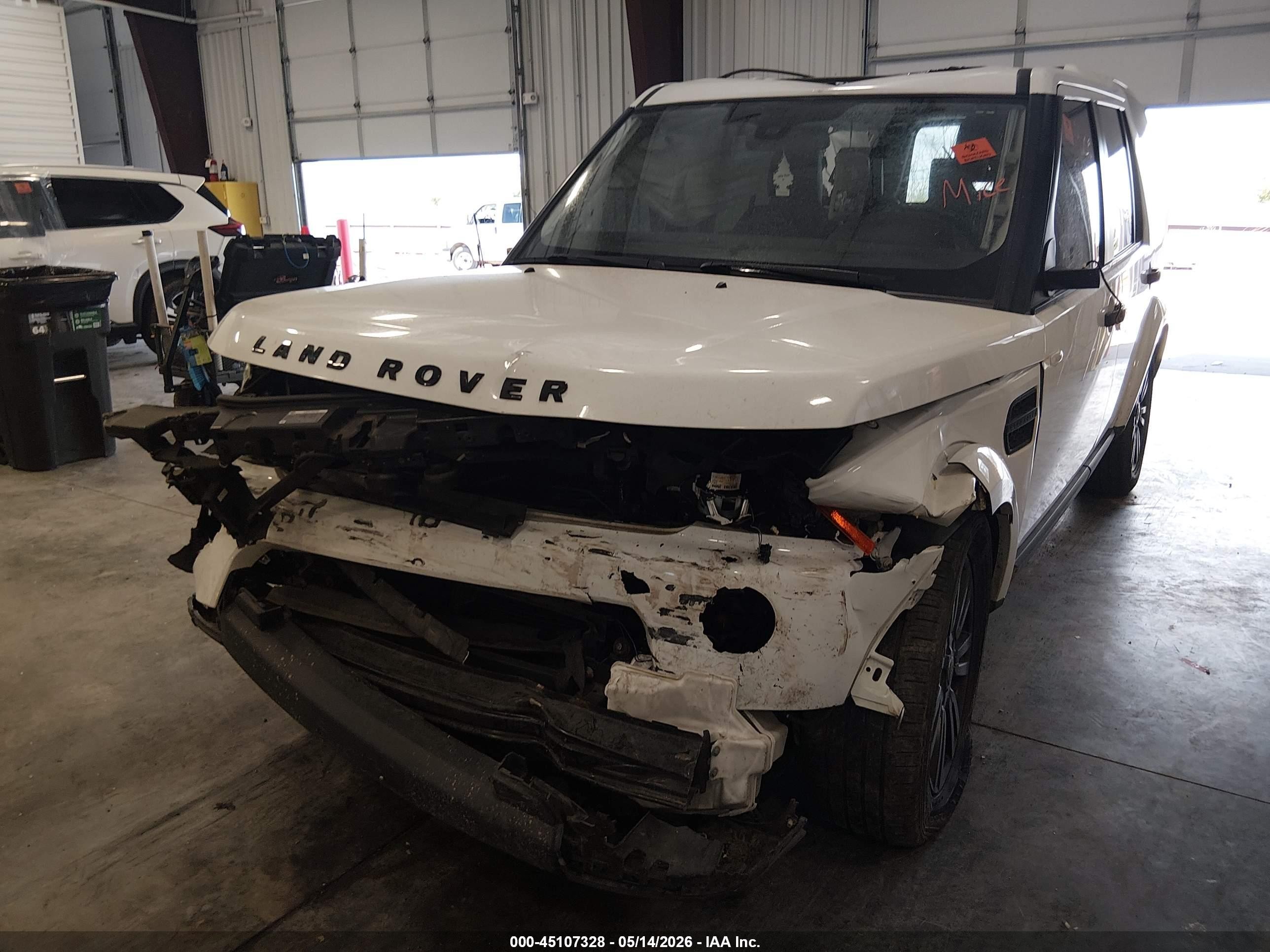 2011 Land Rover Lr4   White vin: SALAG2D4XBA553365