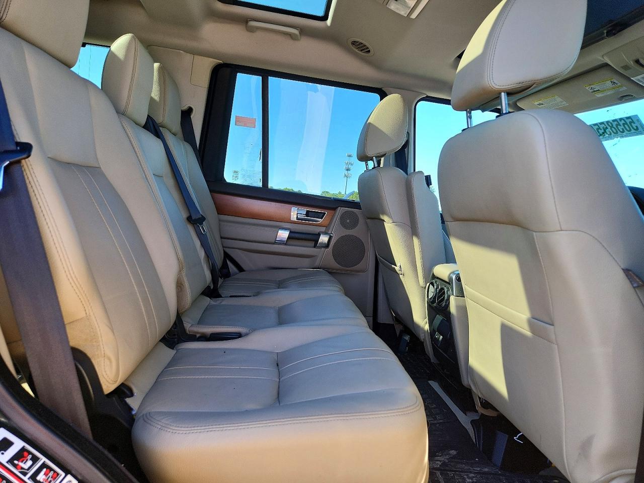 2015 Land Rover Lr4 Green vin: SALAG2V60FA761051