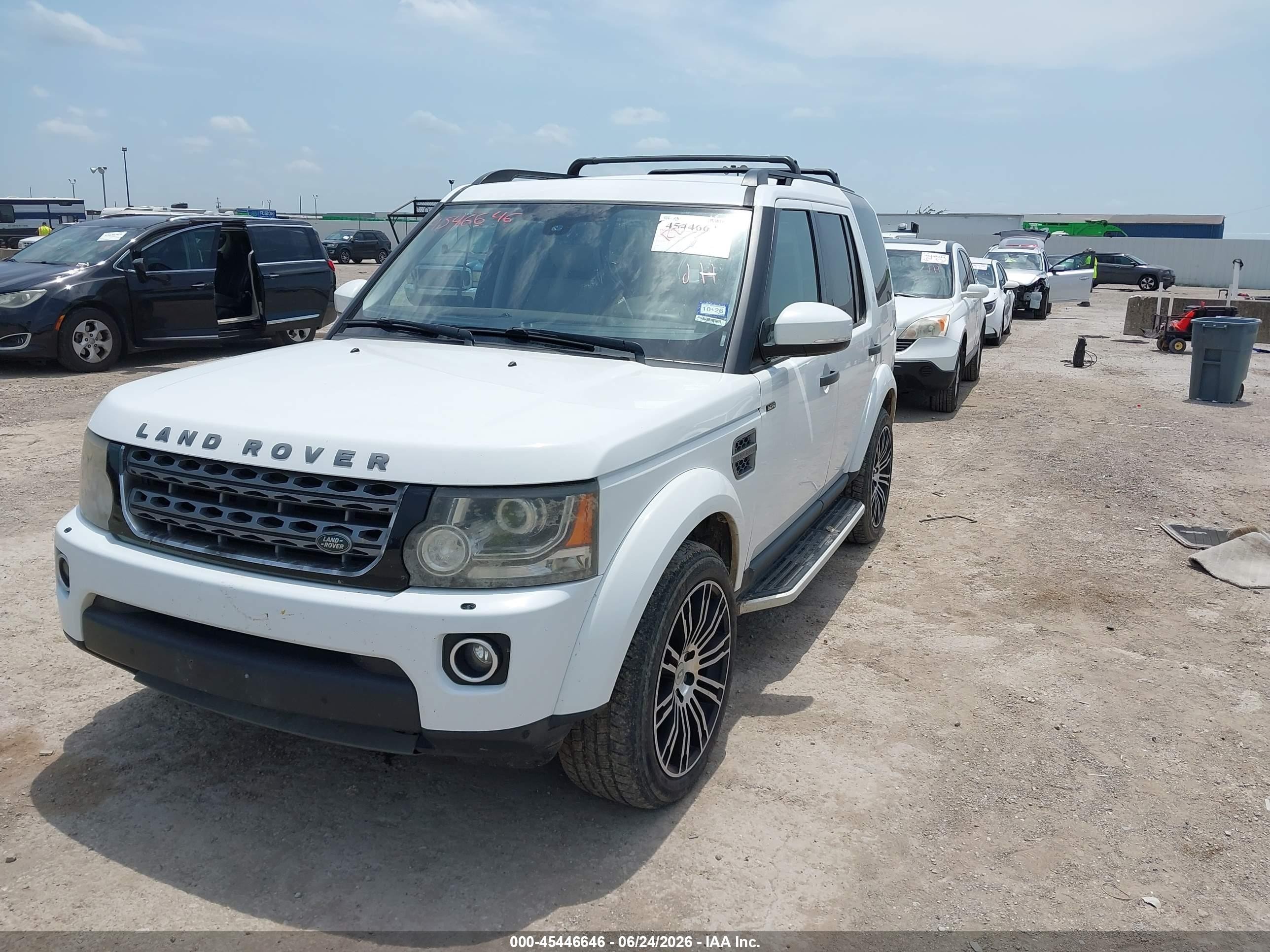 2015 Land Rover Lr4   White vin: SALAG2V61FA748230