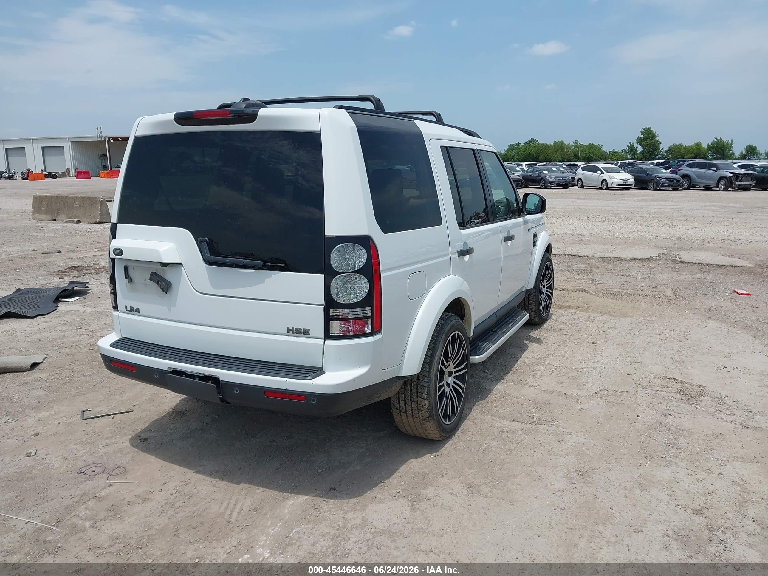 2015 Land Rover Lr4   White vin: SALAG2V61FA748230
