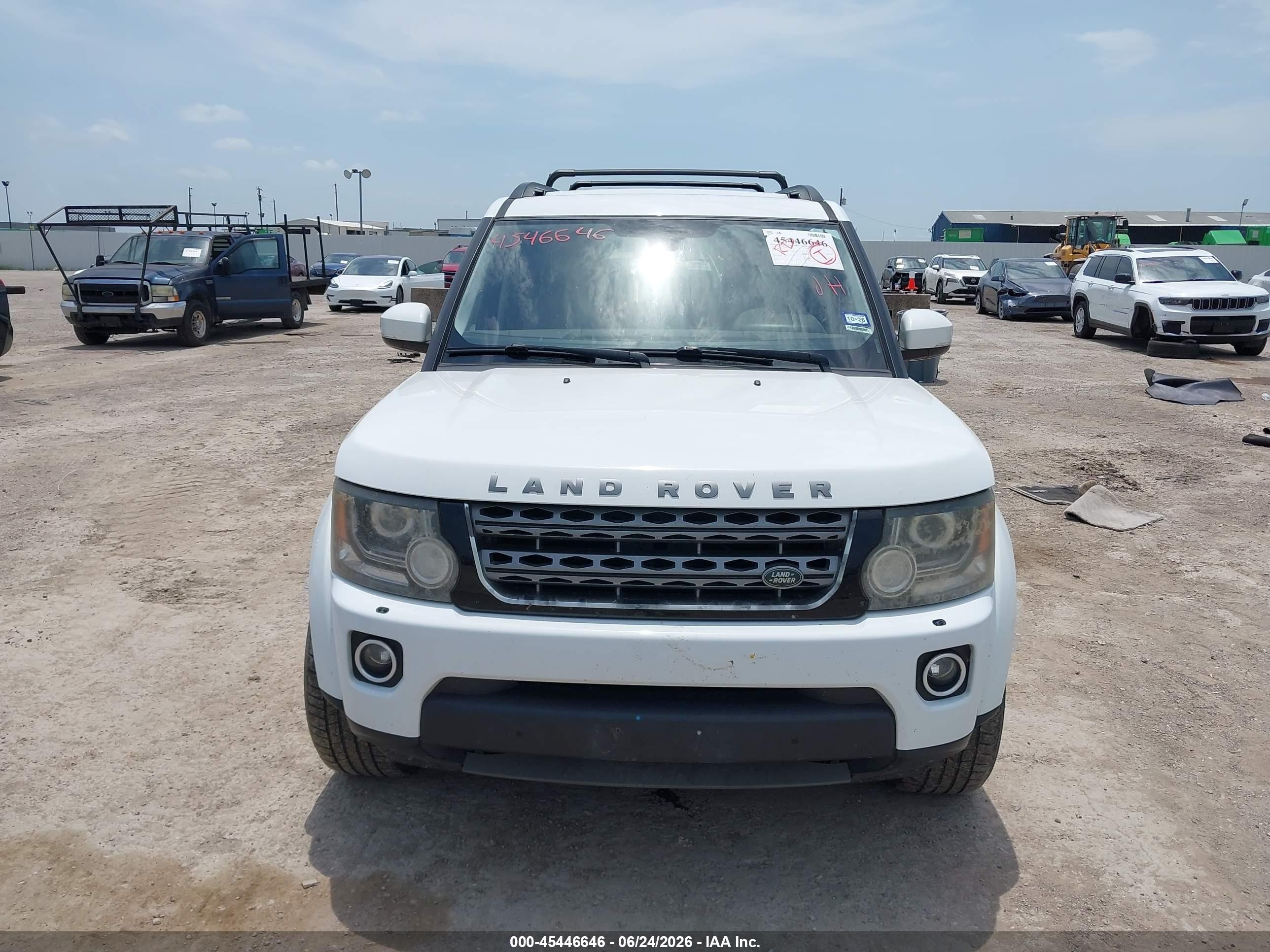 2015 Land Rover Lr4   White vin: SALAG2V61FA748230