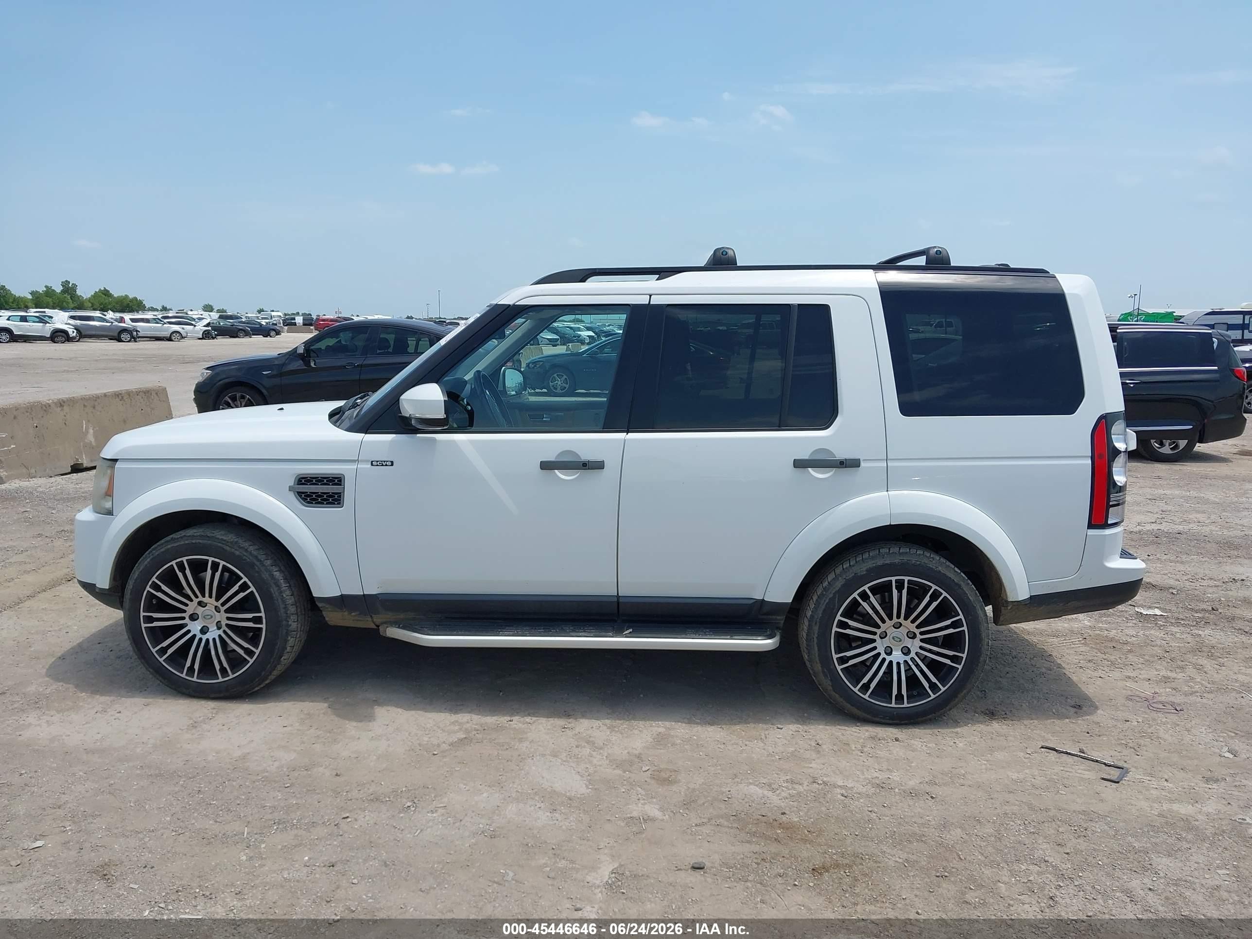 2015 Land Rover Lr4   White vin: SALAG2V61FA748230