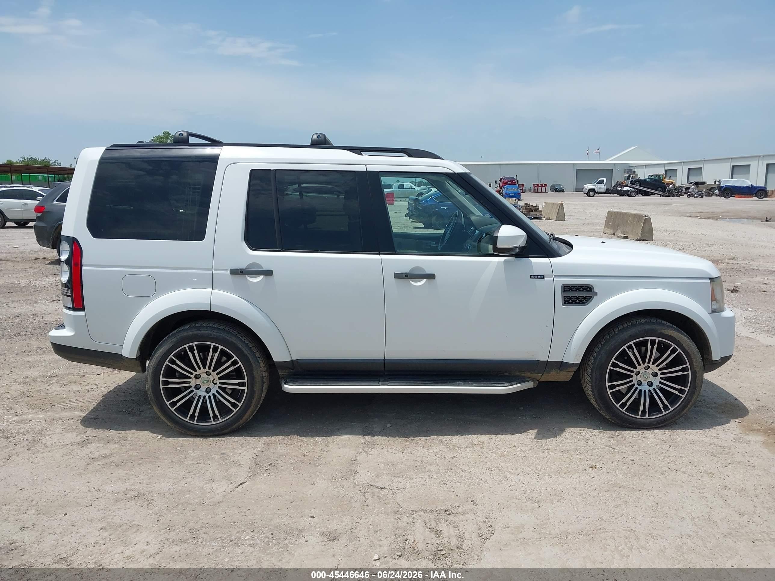 2015 Land Rover Lr4   White vin: SALAG2V61FA748230