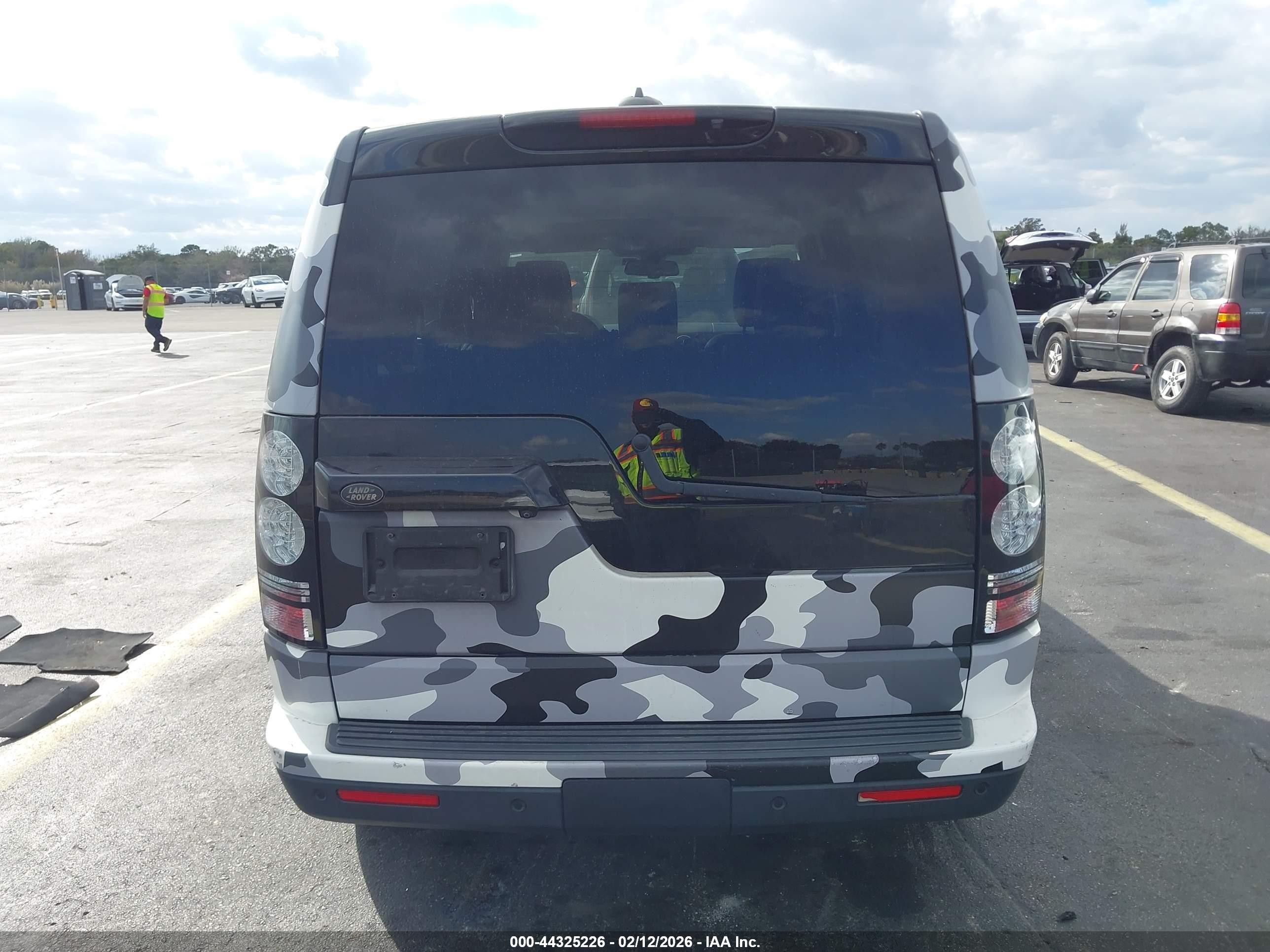 2015 Land Rover Lr4   Black vin: SALAG2V63FA774053