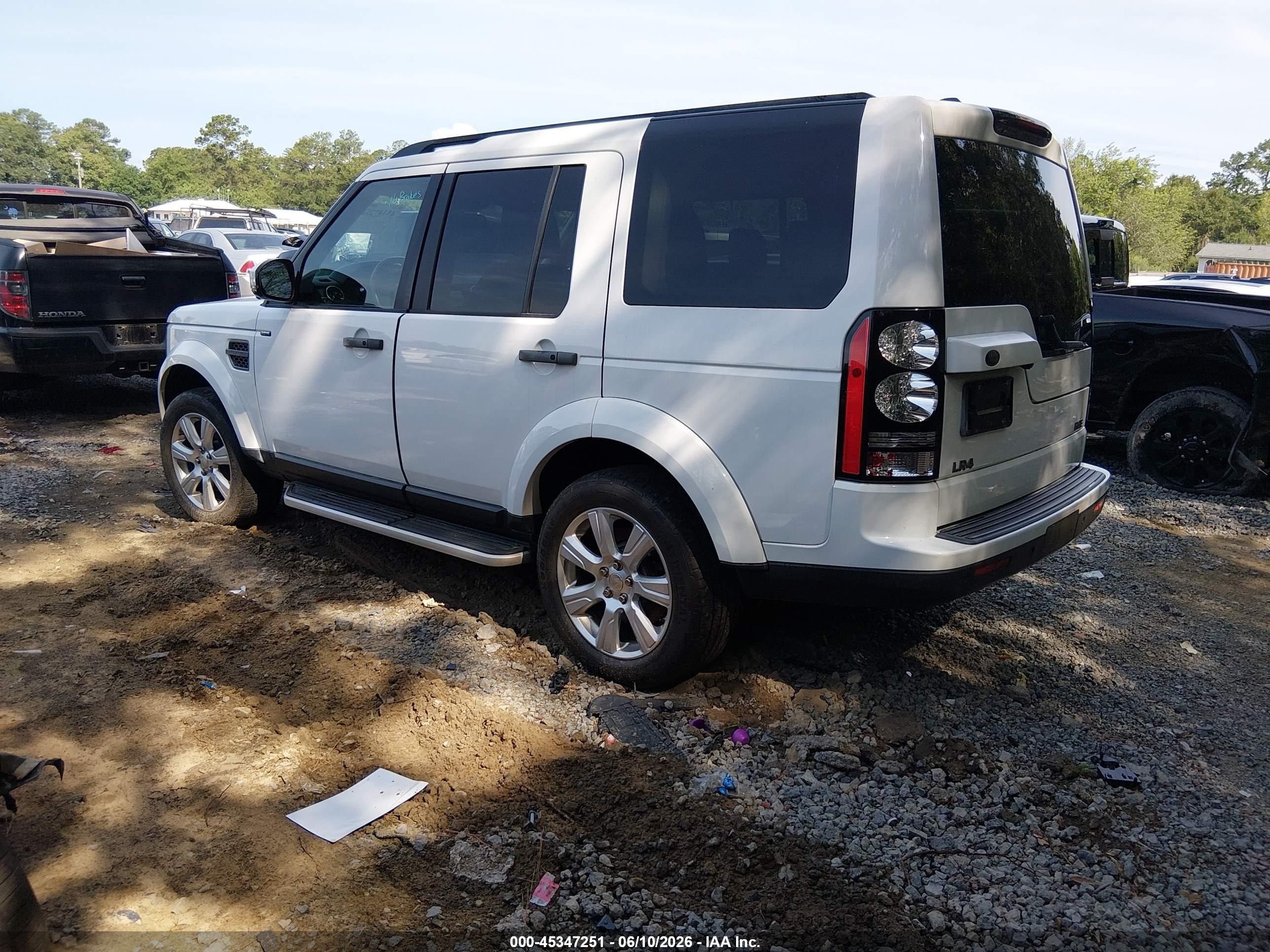 2016 Land Rover Lr4   White vin: SALAG2V64GA792322