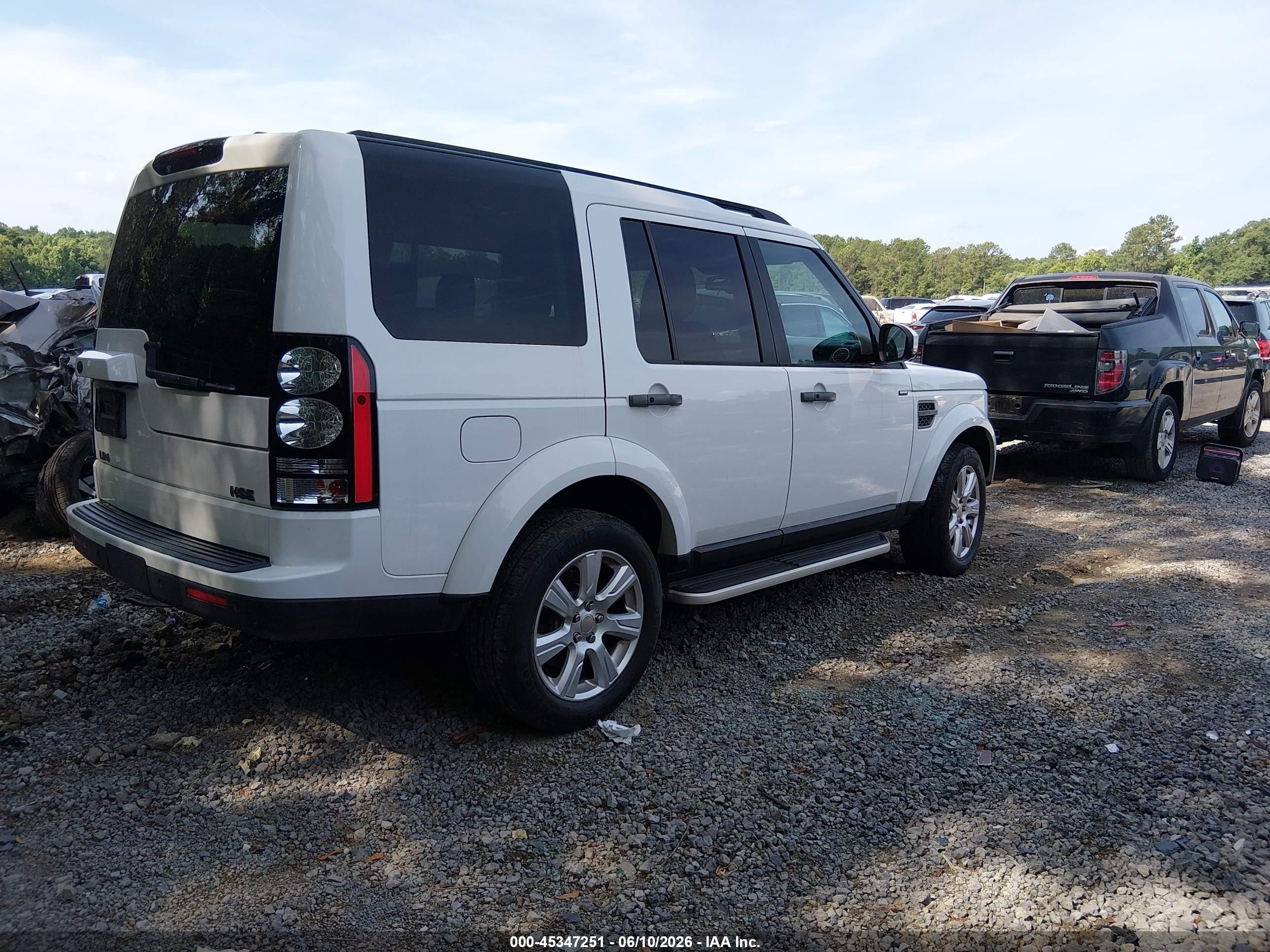 2016 Land Rover Lr4   White vin: SALAG2V64GA792322
