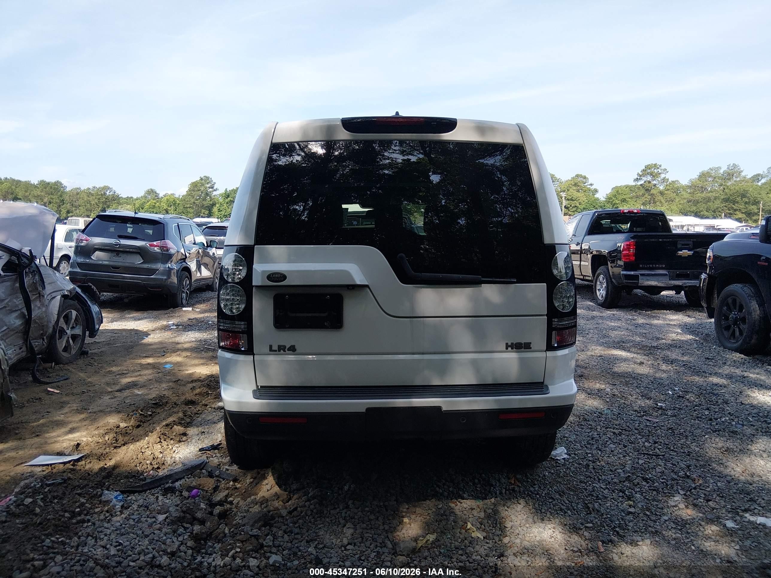 2016 Land Rover Lr4   White vin: SALAG2V64GA792322