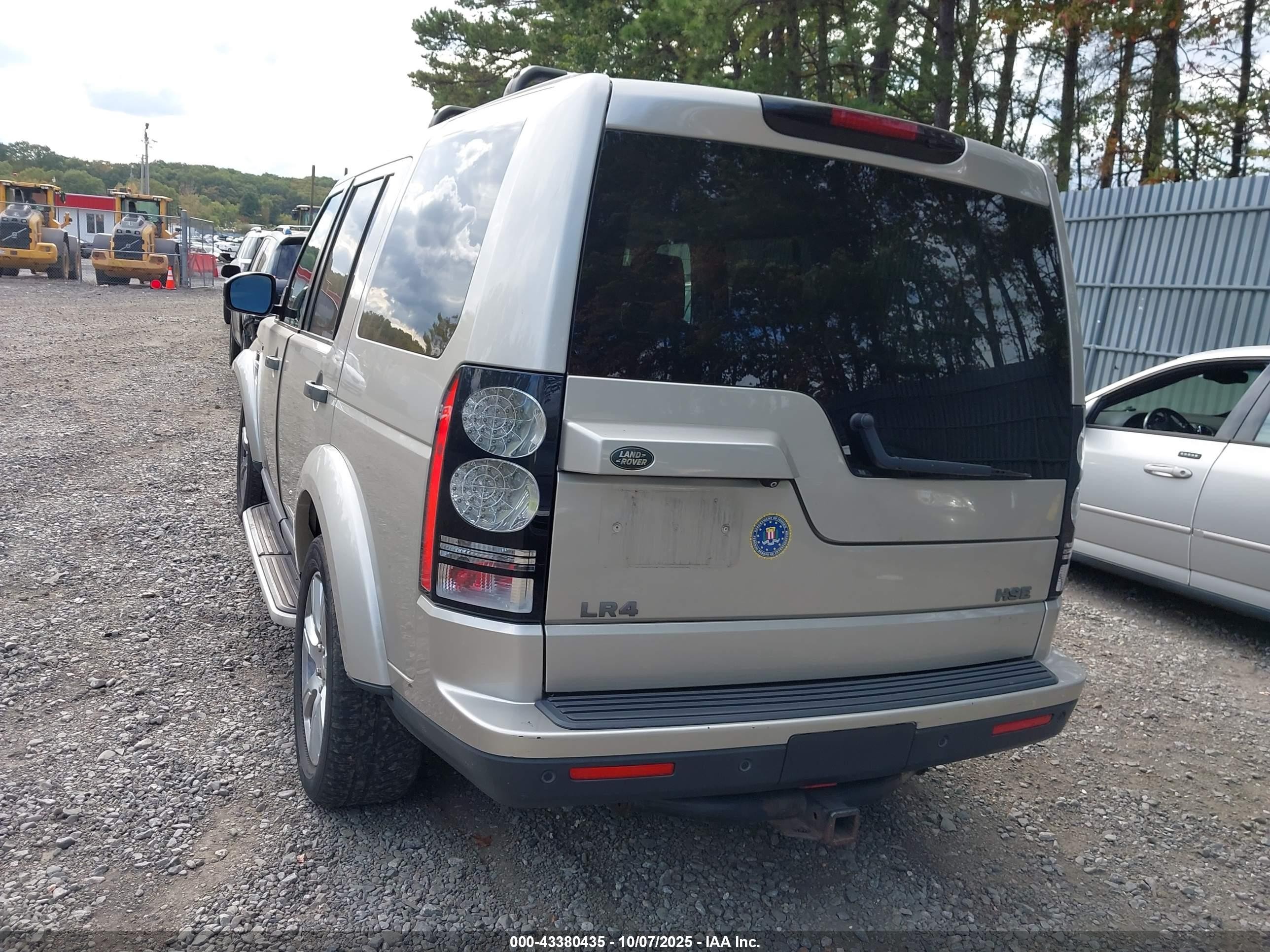 2015 Land Rover Lr4   Tan vin: SALAG2V68FA776316