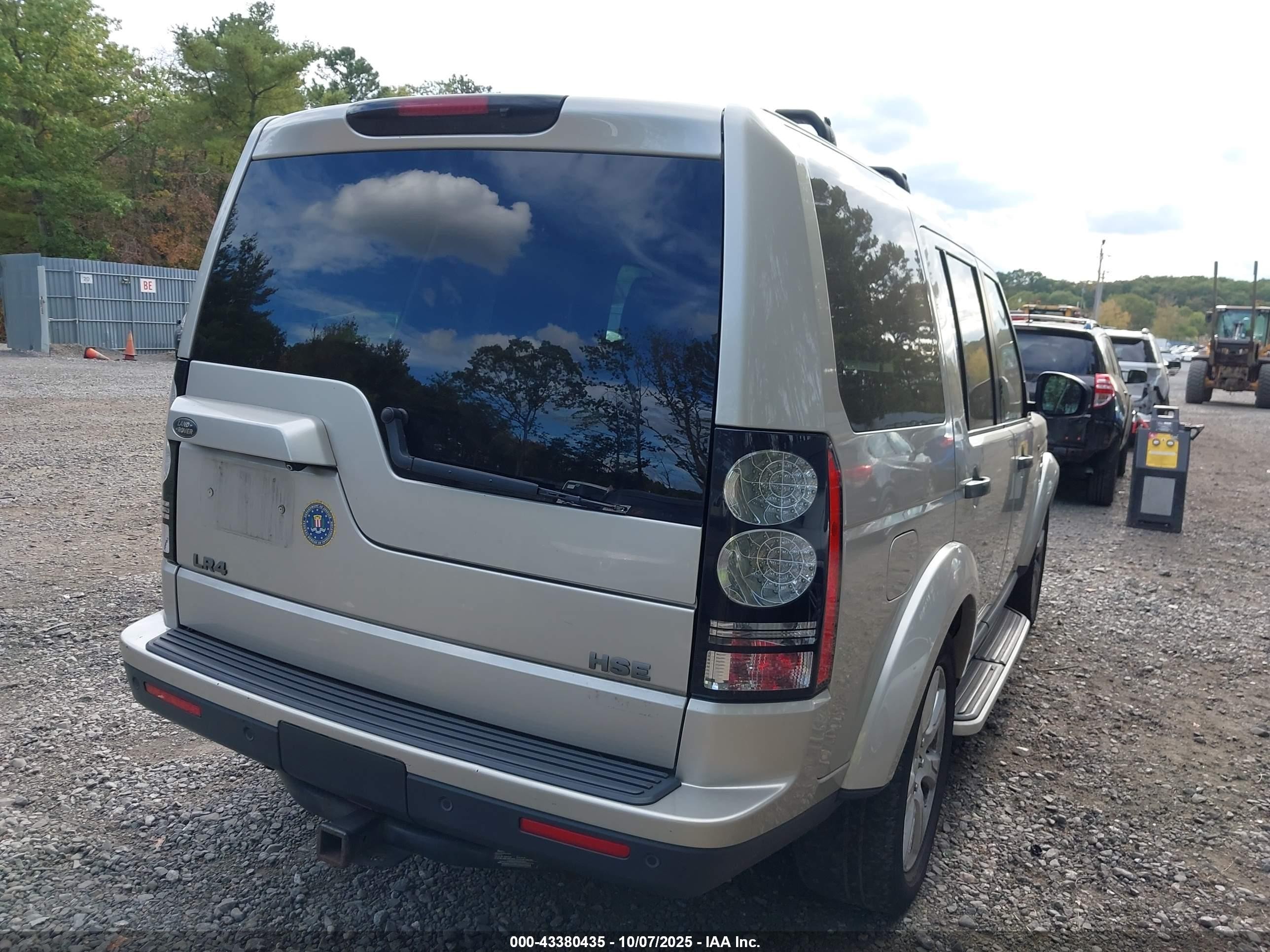 2015 Land Rover Lr4   Tan vin: SALAG2V68FA776316
