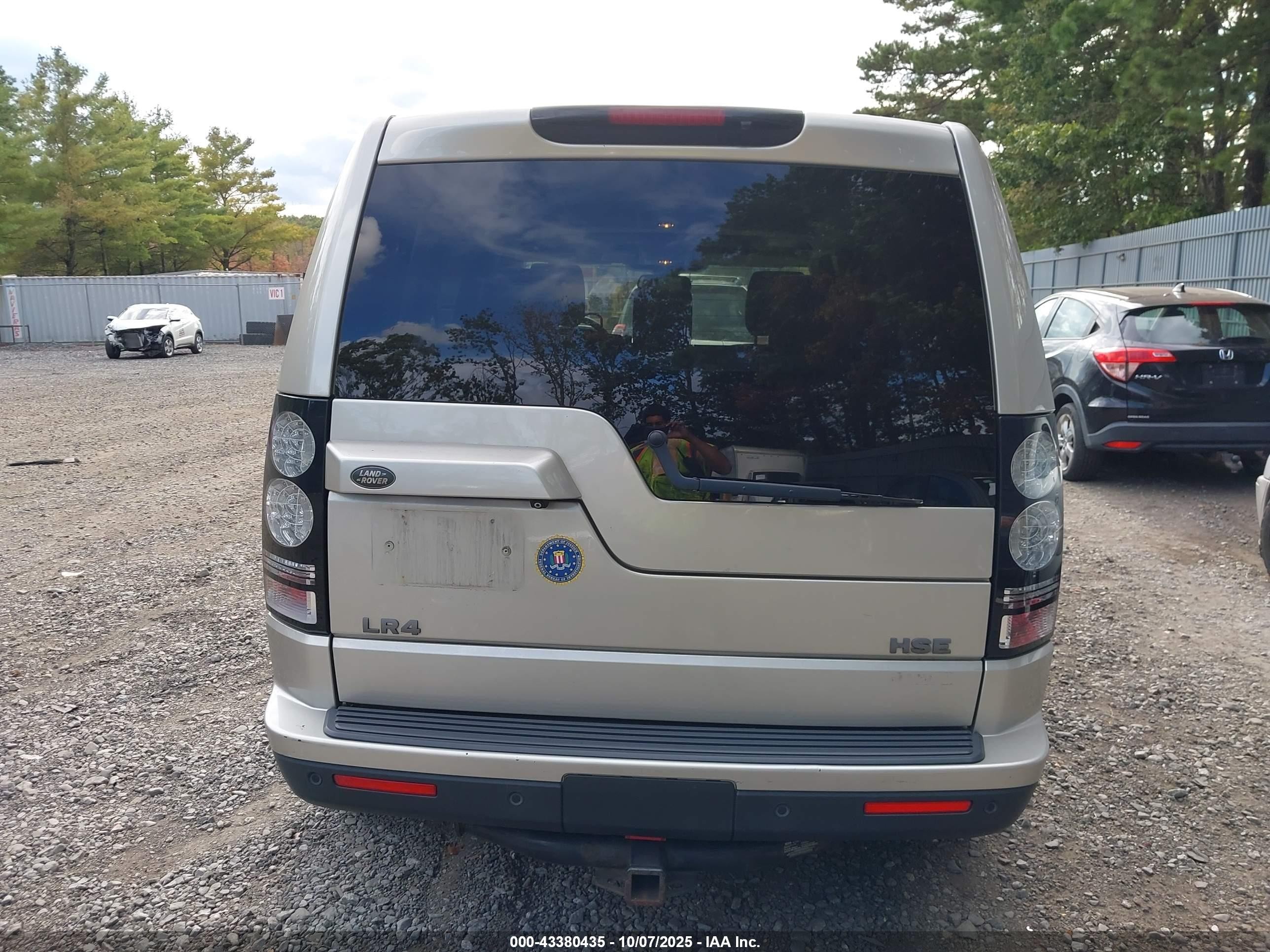 2015 Land Rover Lr4   Tan vin: SALAG2V68FA776316