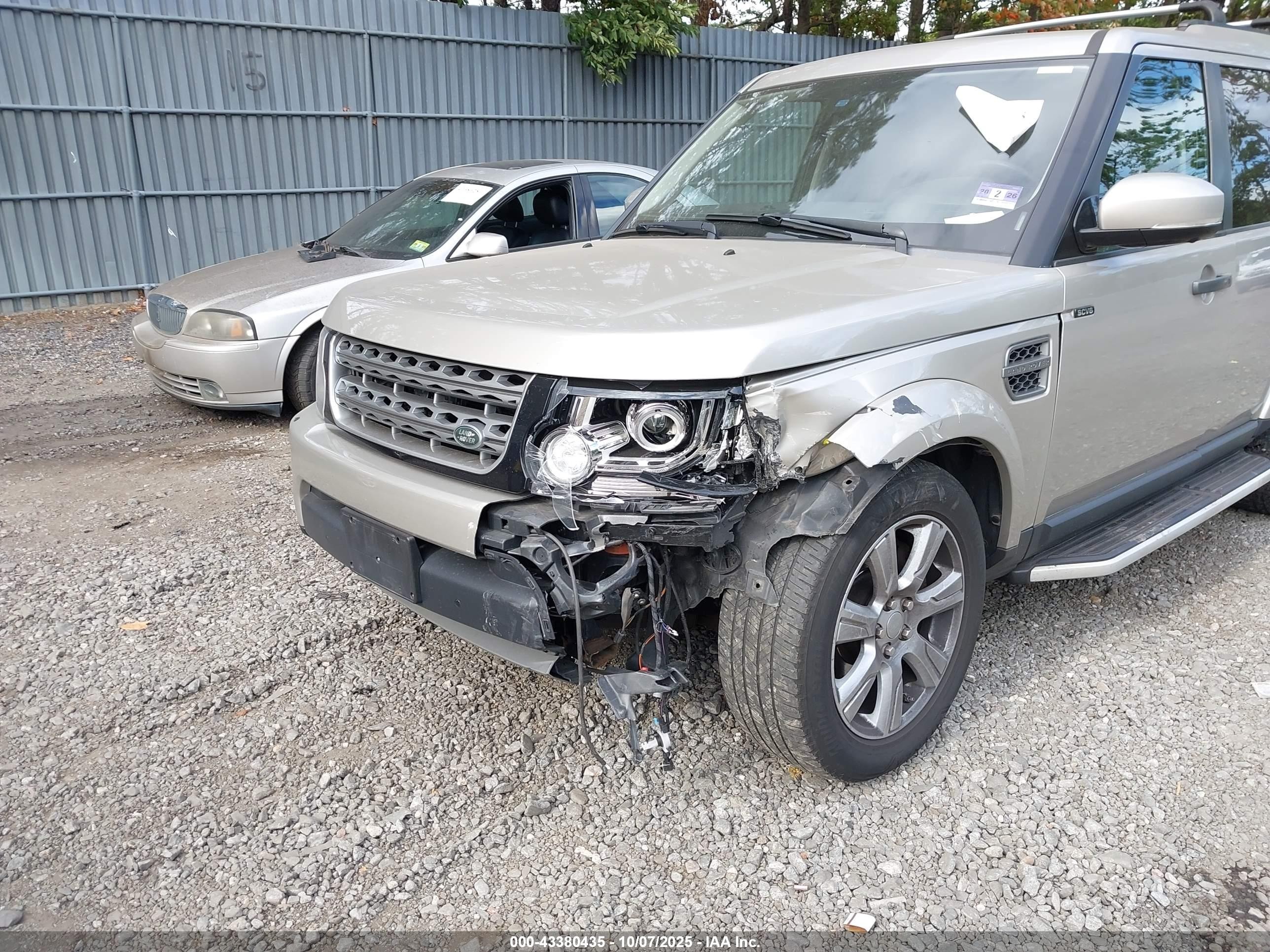 2015 Land Rover Lr4   Tan vin: SALAG2V68FA776316