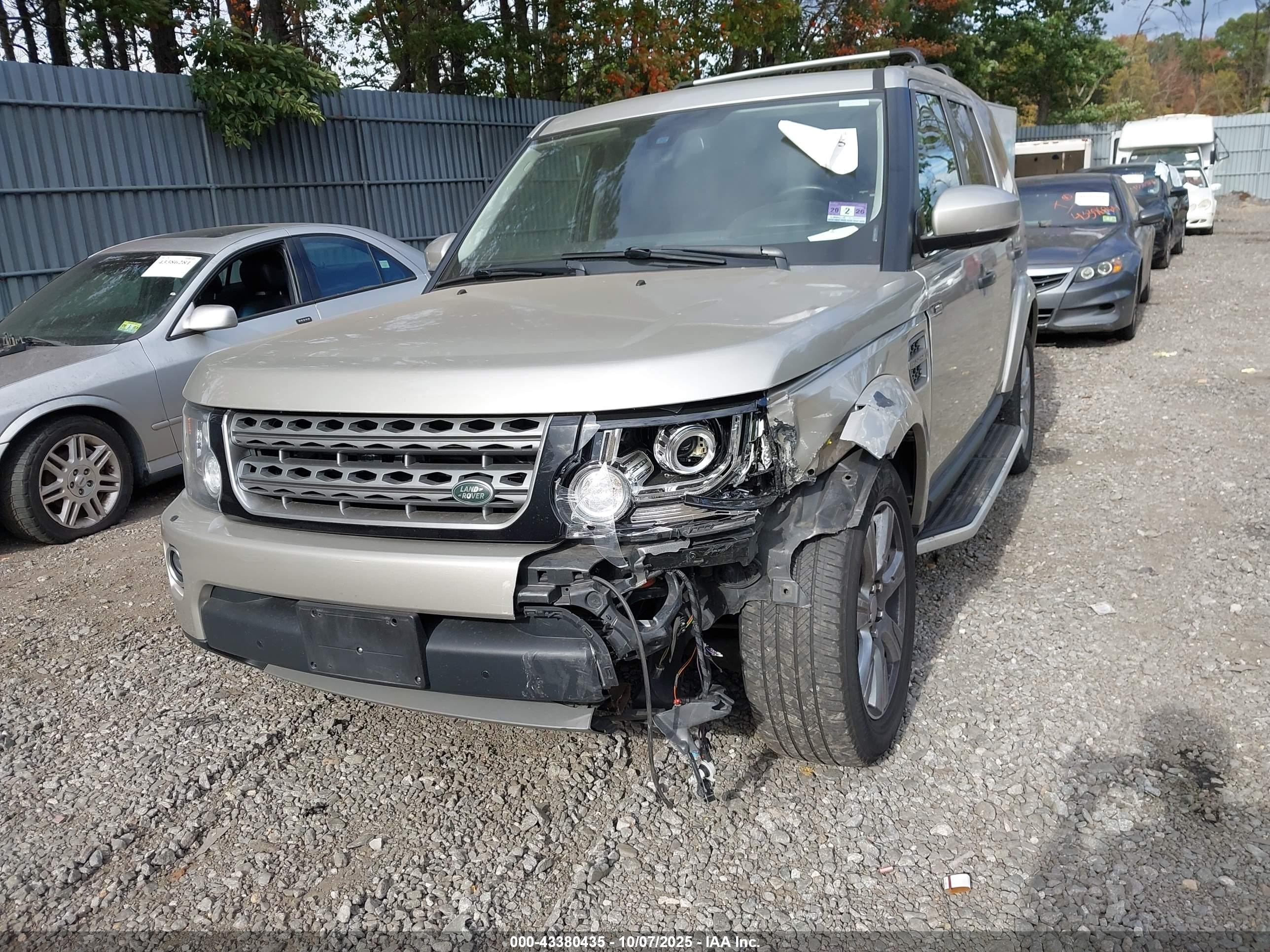 2015 Land Rover Lr4   Tan vin: SALAG2V68FA776316