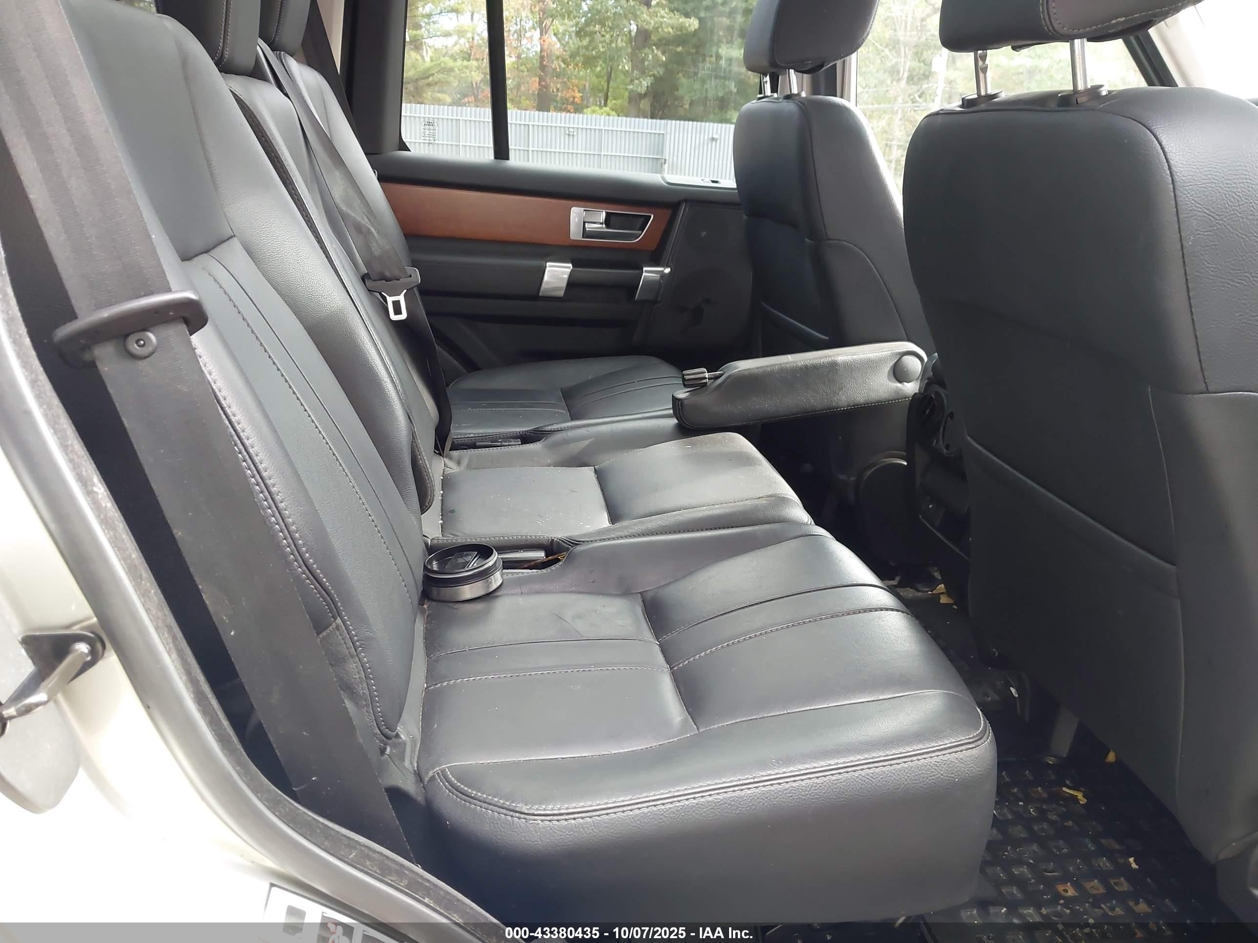 2015 Land Rover Lr4   Tan vin: SALAG2V68FA776316