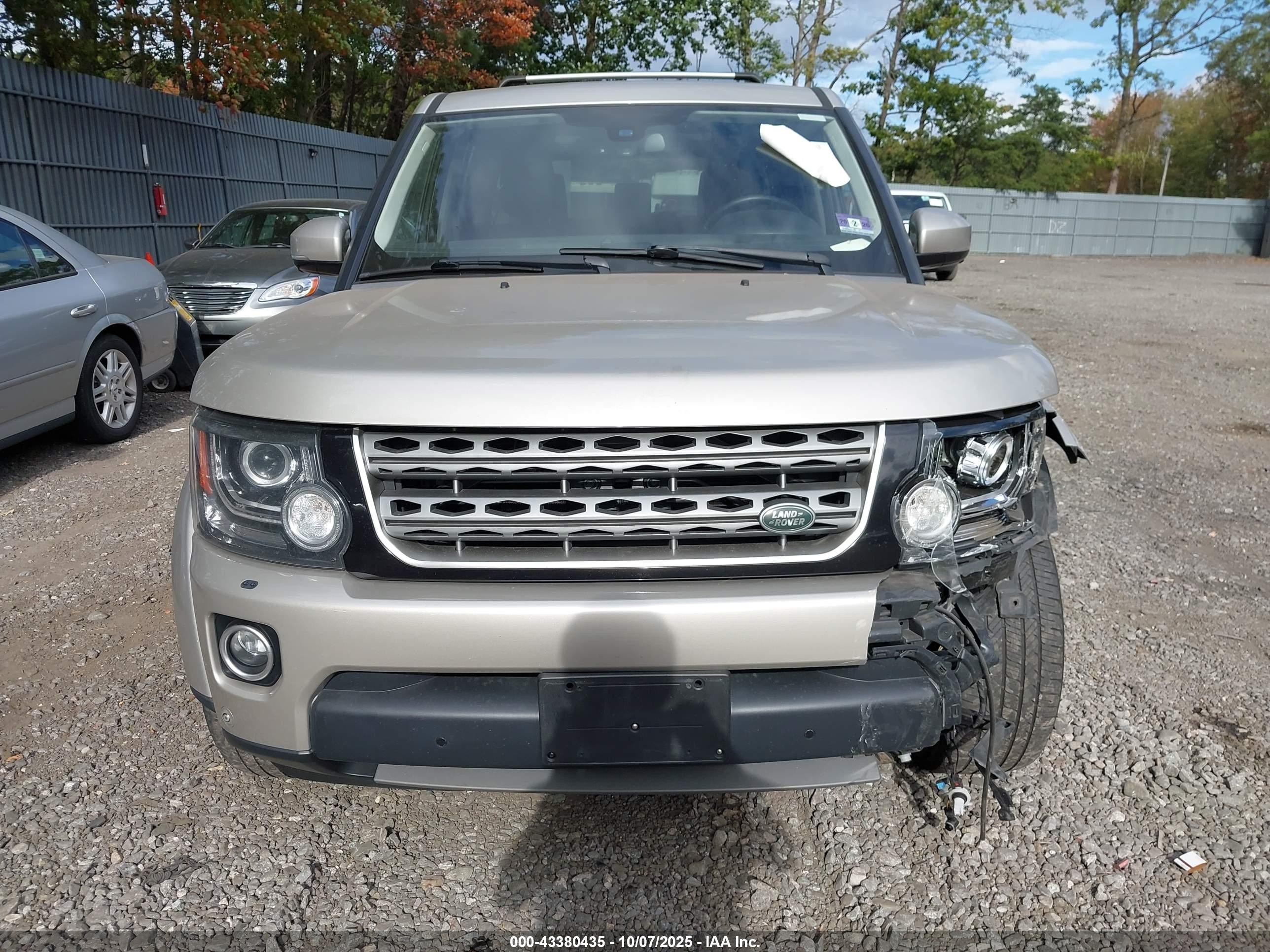 2015 Land Rover Lr4   Tan vin: SALAG2V68FA776316