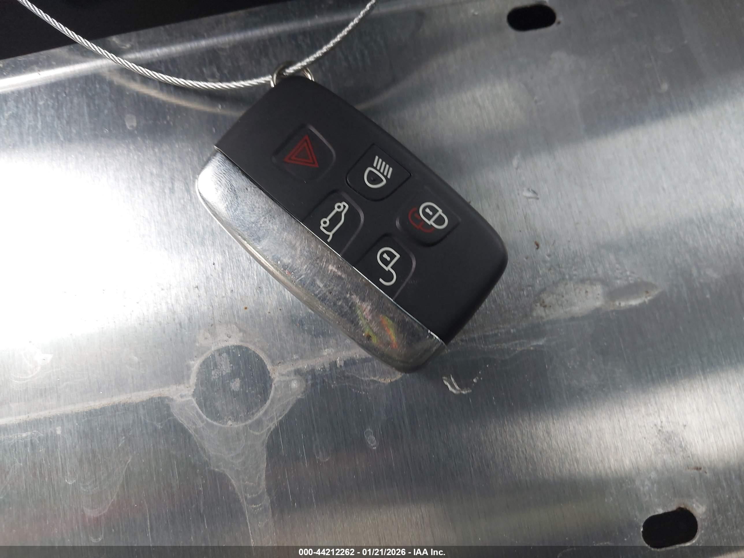 2013 Land Rover Lr4   Черный vin: SALAK2D46DA653383