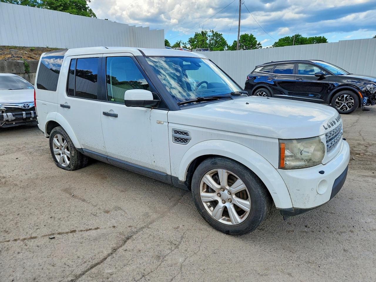 2011 Land Rover Lr4 Hse Luxury Белый vin: SALAK2D47BA596155
