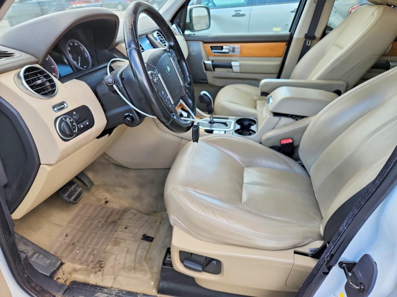 2011 Land Rover Lr4 Hse Luxury Белый vin: SALAK2D47BA596155