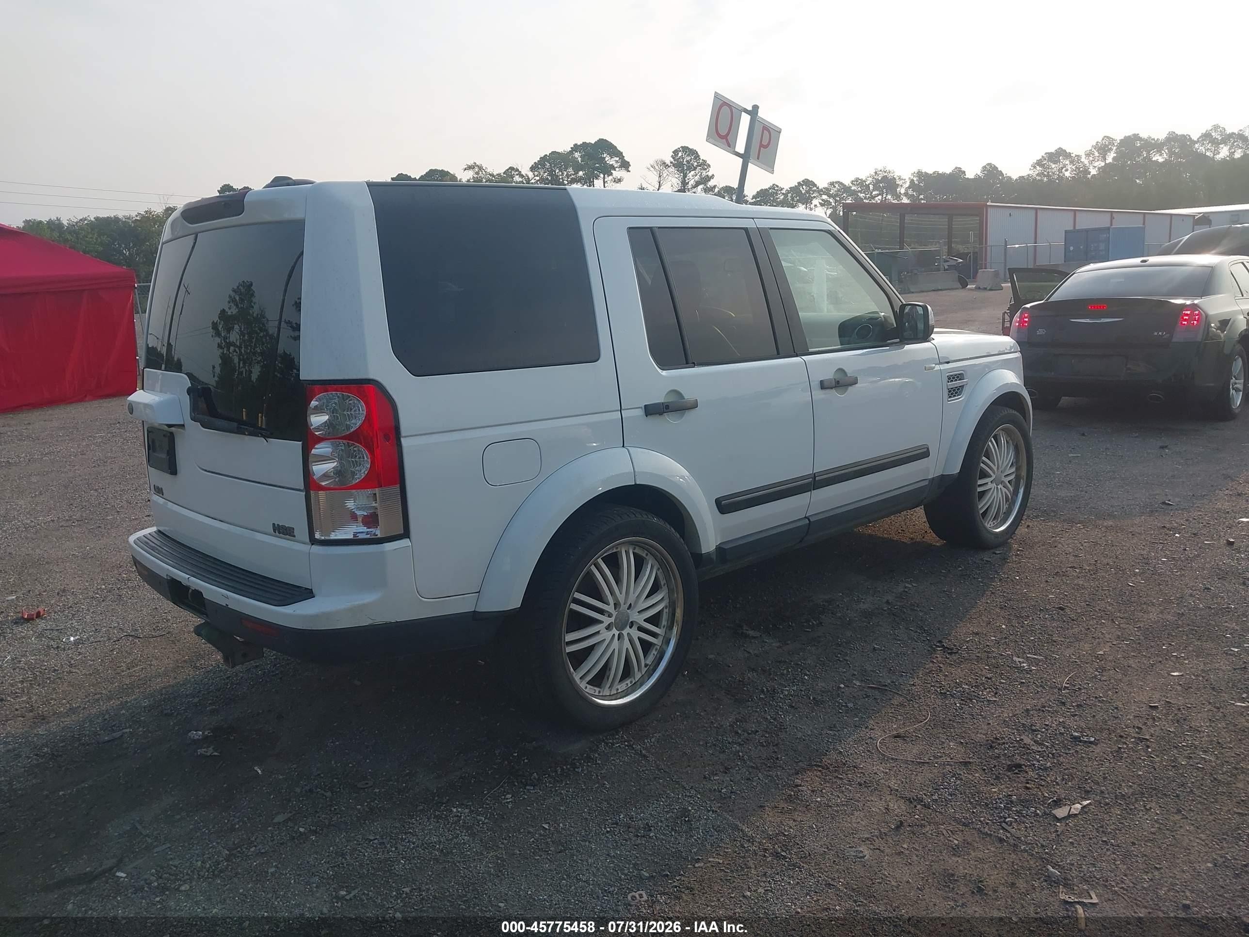 2011 Land Rover Lr4   White vin: SALAK2D48BA576173