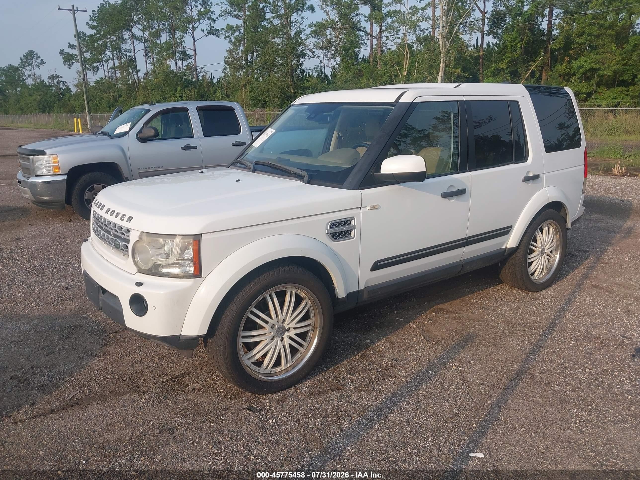 2011 Land Rover Lr4   White vin: SALAK2D48BA576173