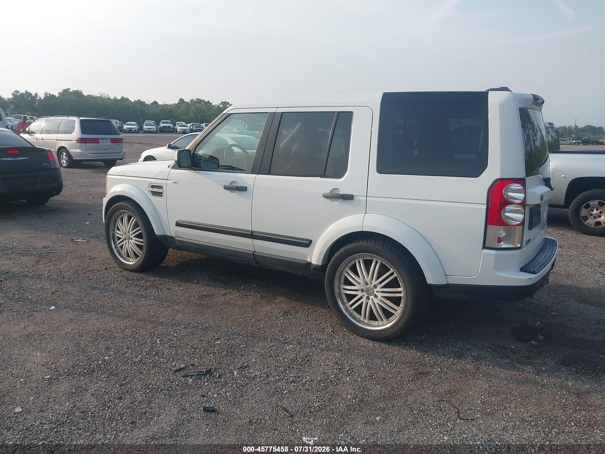 2011 Land Rover Lr4   White vin: SALAK2D48BA576173