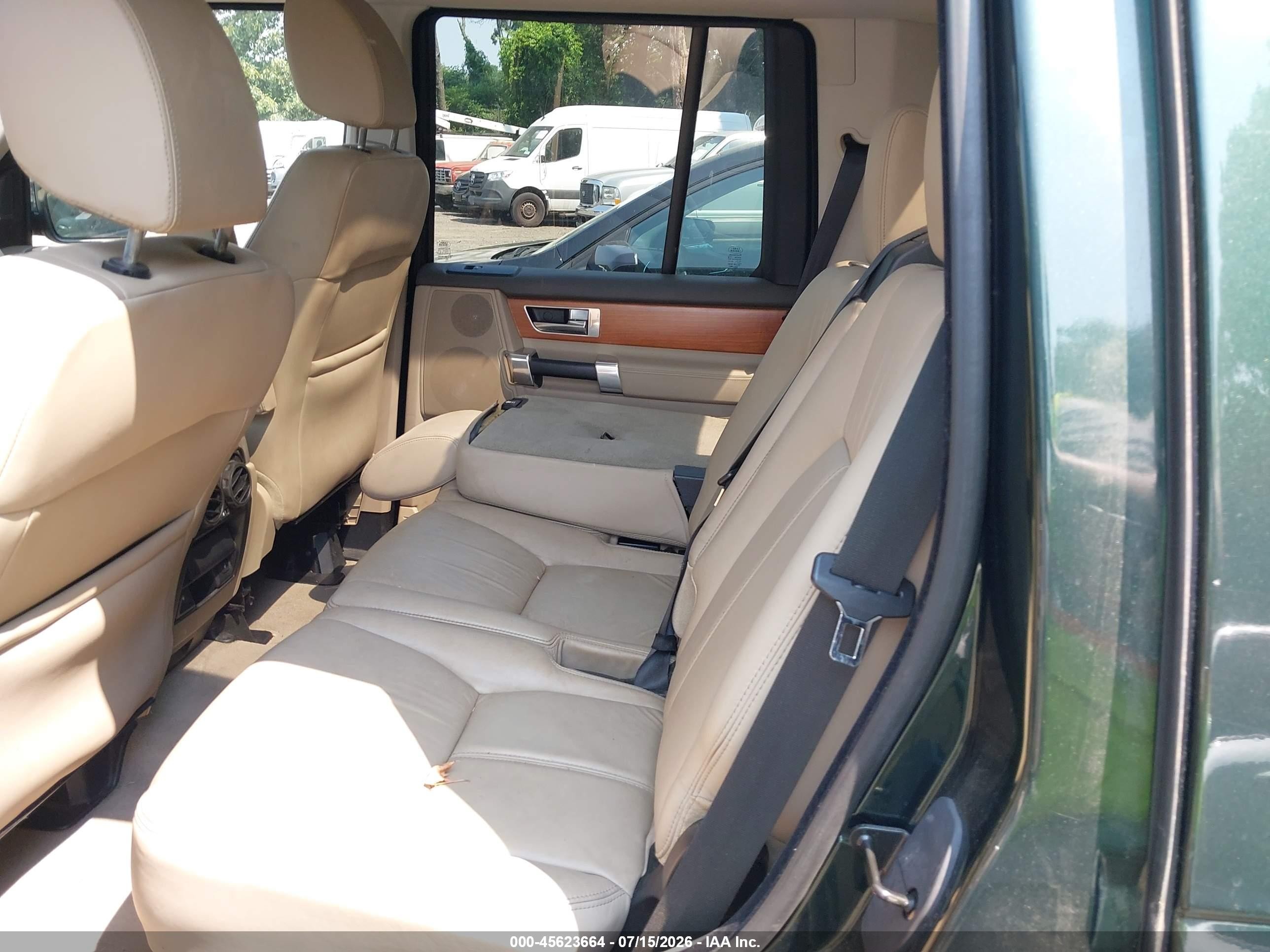 2011 Land Rover Lr4   Green vin: SALAK2D49BA586291