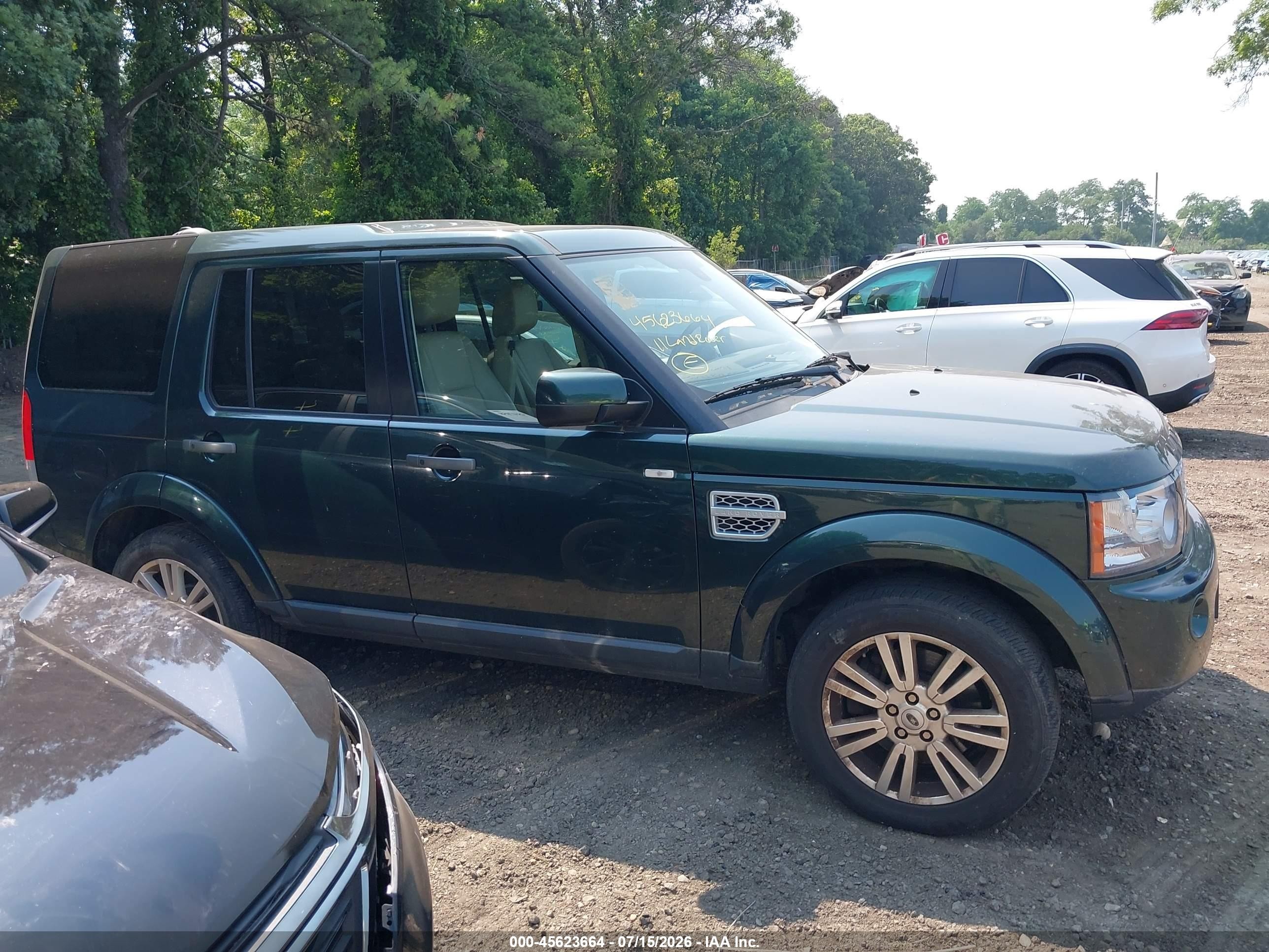 2011 Land Rover Lr4   Green vin: SALAK2D49BA586291