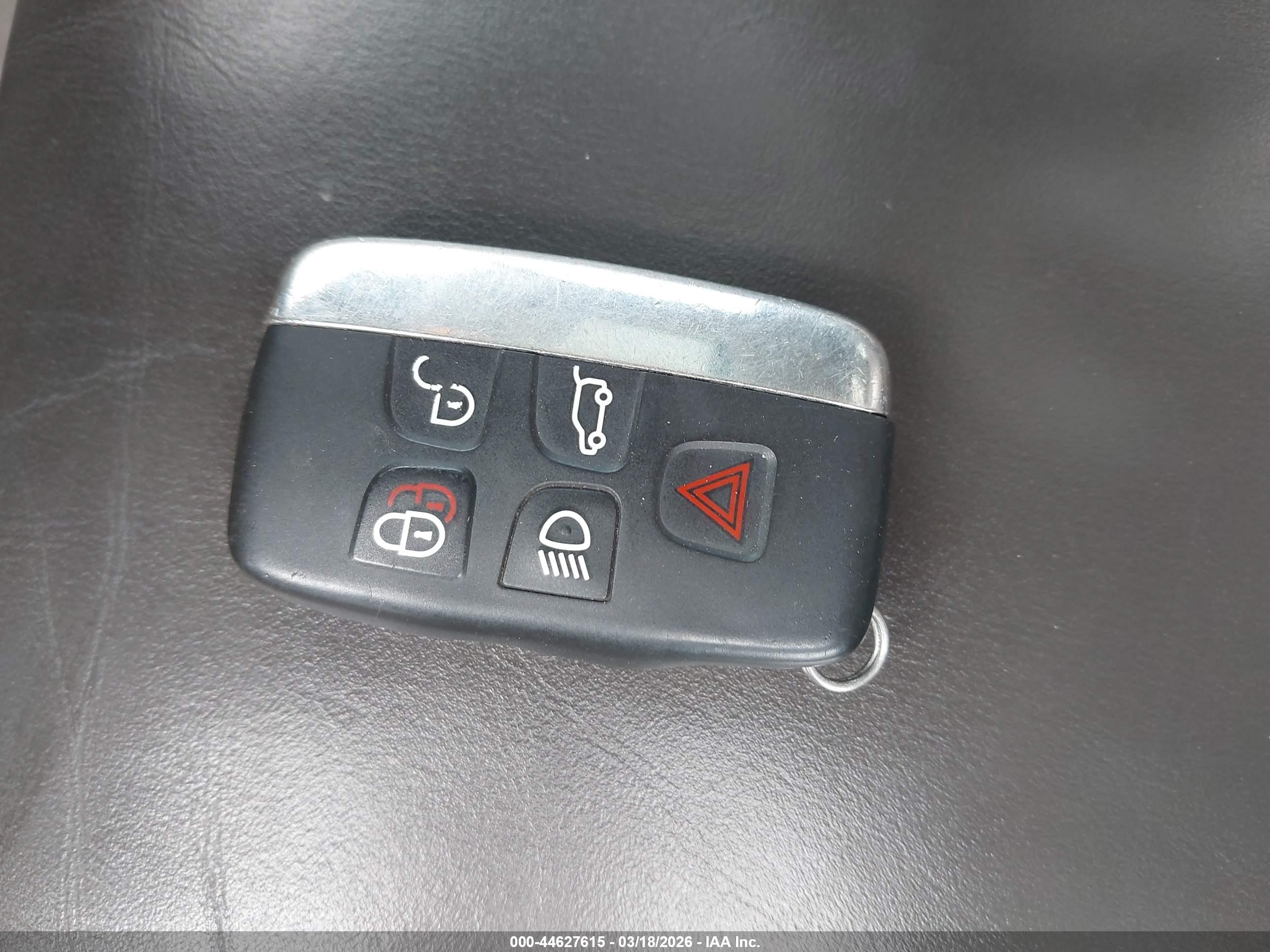 2013 Land Rover Lr4   White vin: SALAK2D4XDA660241