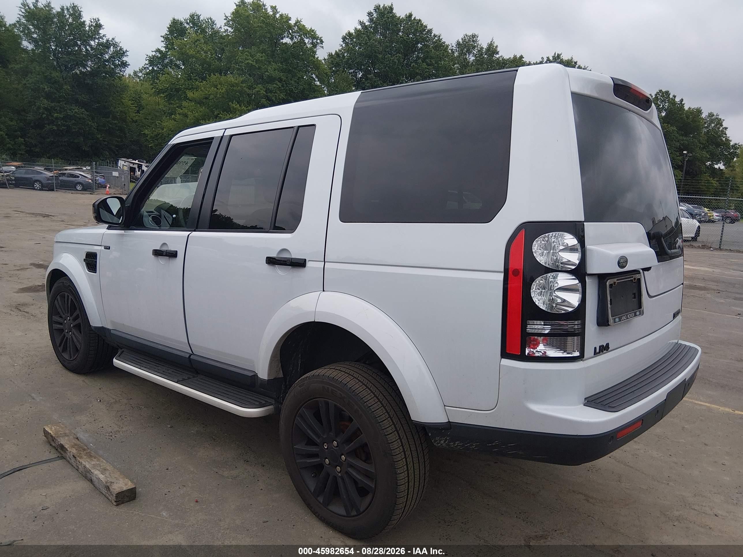 2015 Land Rover Lr4   White vin: SALAK2V61FA775281