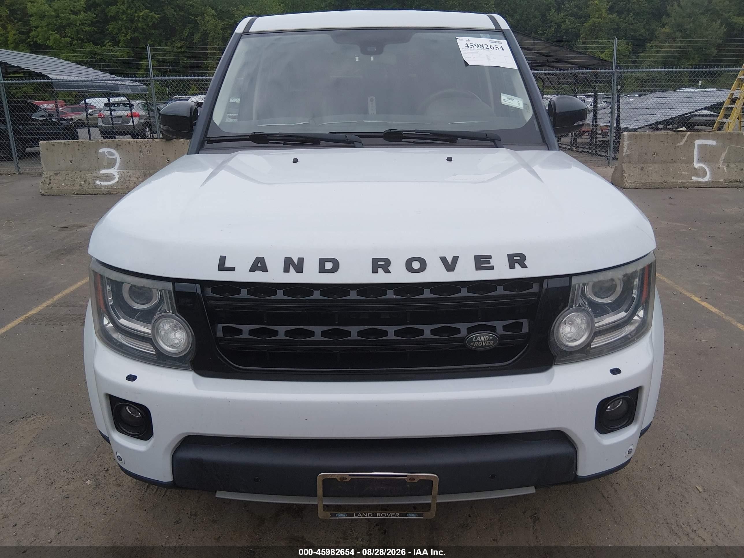 2015 Land Rover Lr4   White vin: SALAK2V61FA775281