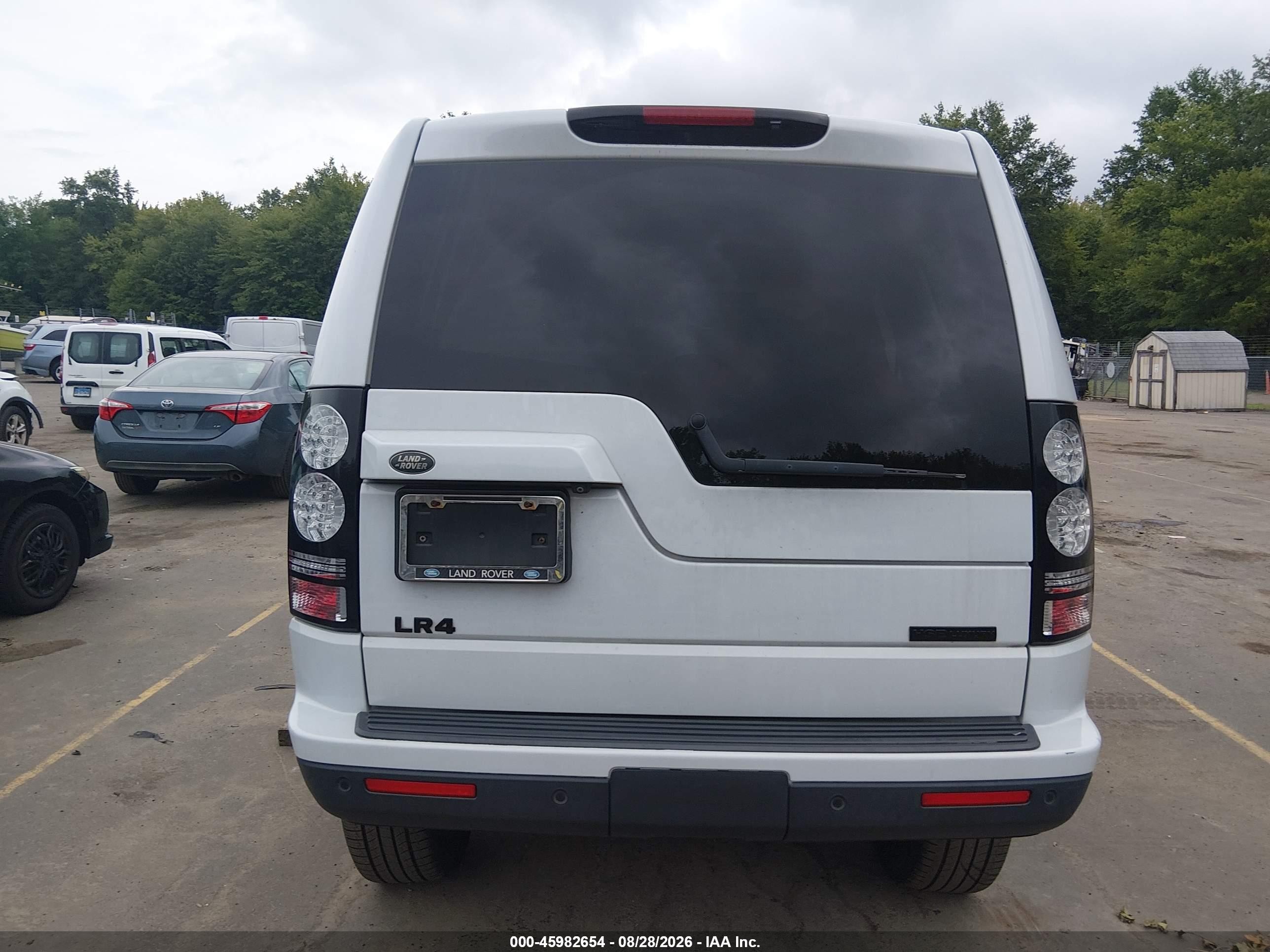 2015 Land Rover Lr4   White vin: SALAK2V61FA775281