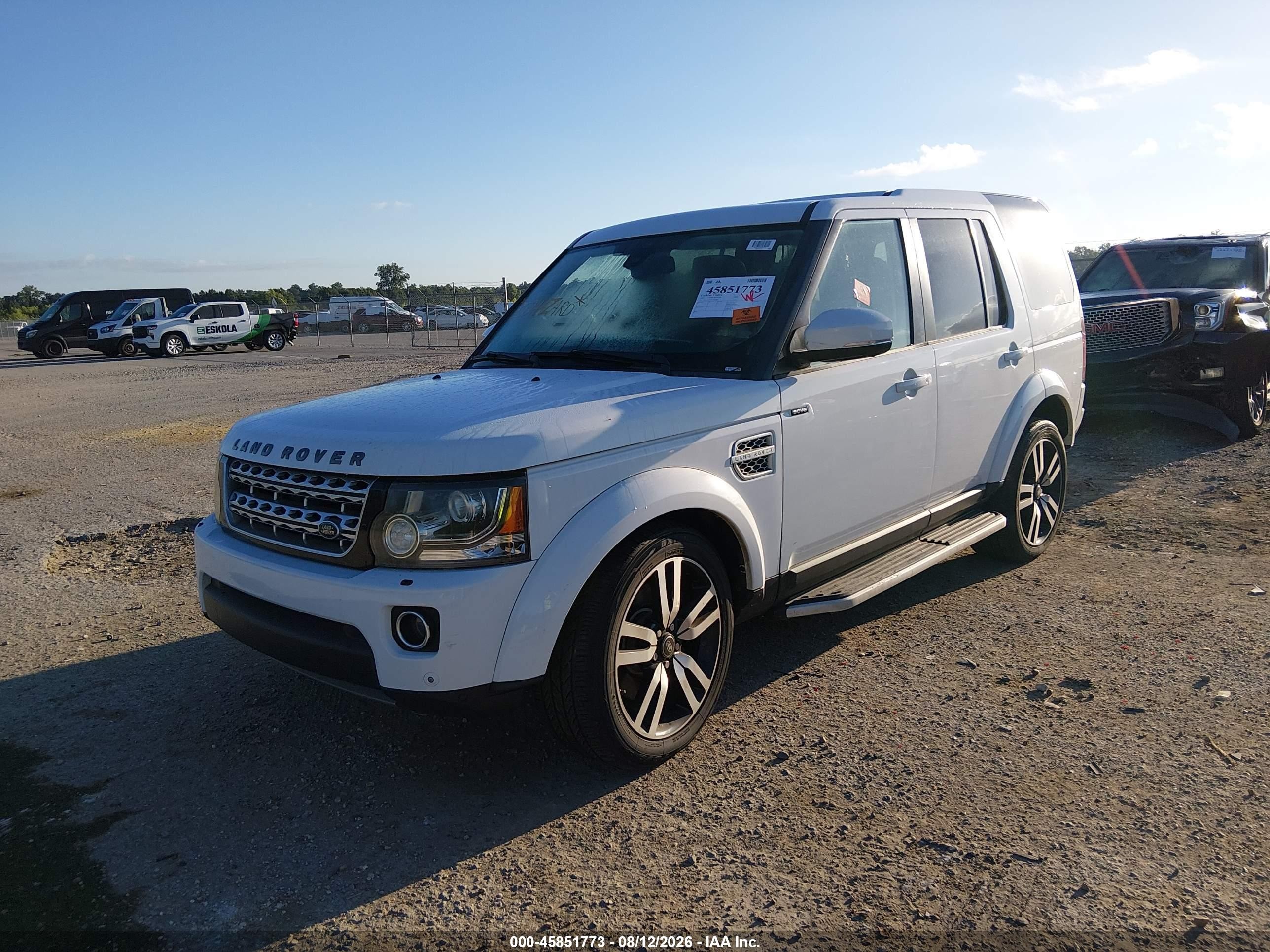 2015 Land Rover Lr4   White vin: SALAK2V62FA764807