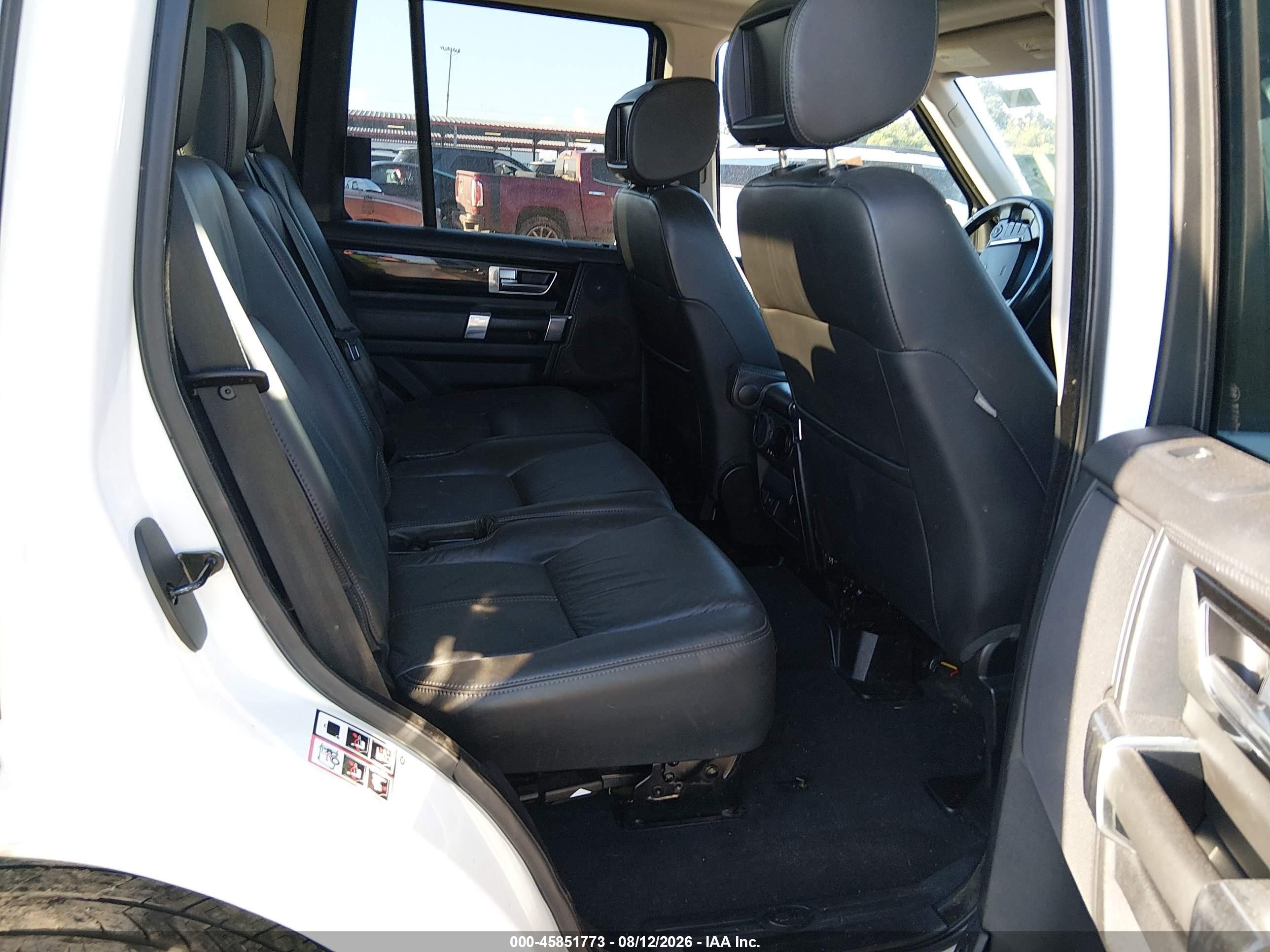 2015 Land Rover Lr4   White vin: SALAK2V62FA764807