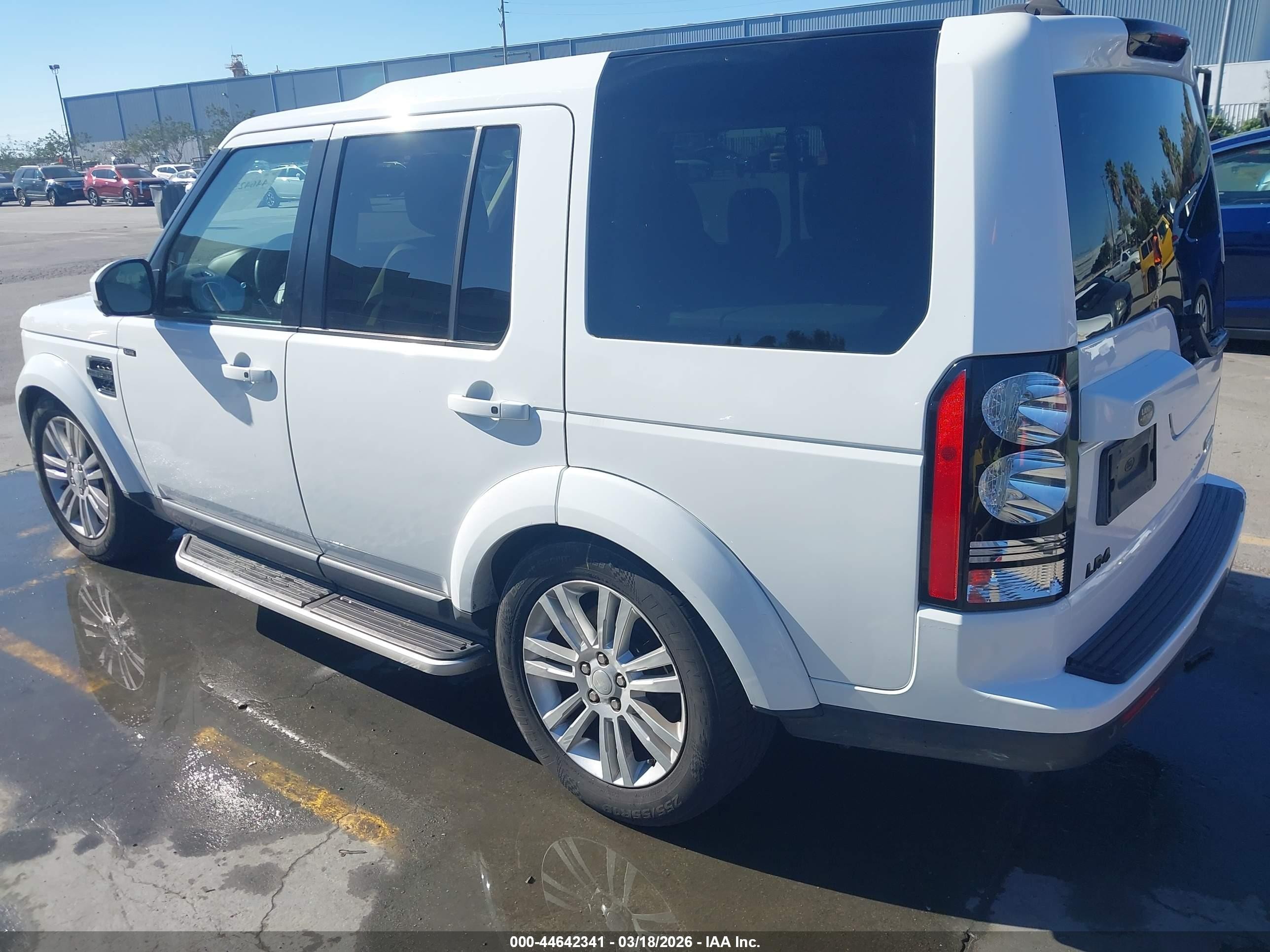 2015 Land Rover Lr4   White vin: SALAK2V64FA763867