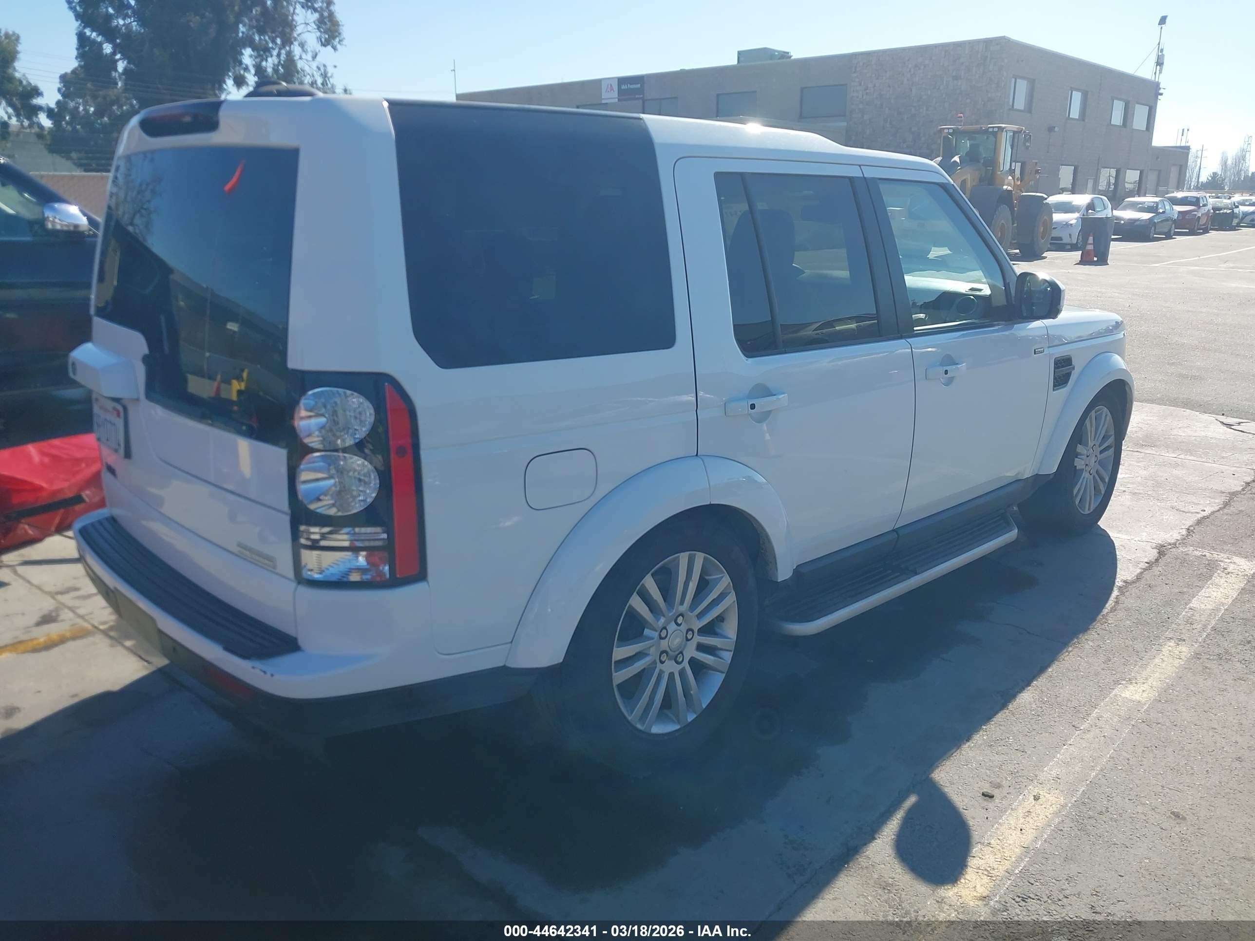2015 Land Rover Lr4   White vin: SALAK2V64FA763867