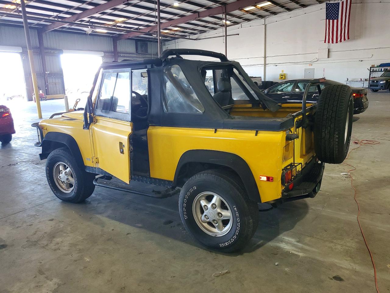 1995 Land Rover Defender 90 Yellow vin: SALDV2280SA956053