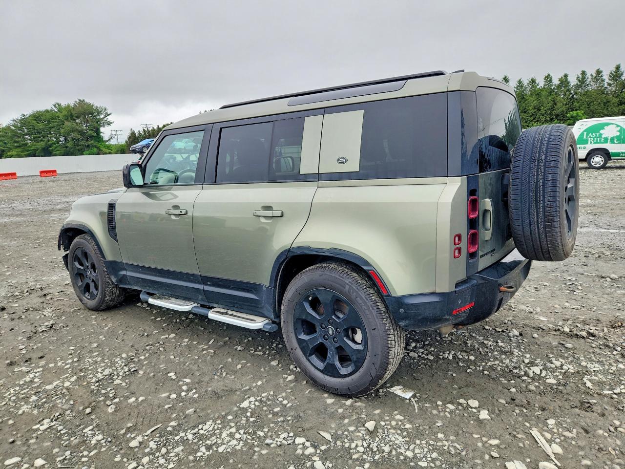 2023 Land Rover Defender 110 X-dynamic Se Green vin: SALE27EU9P2238859