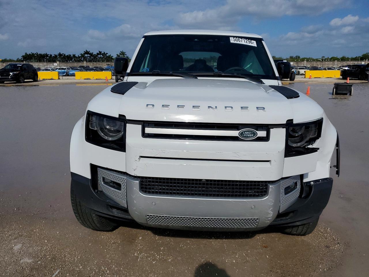 2025 Land Rover Defender 110 S White vin: SALEJ7EX7S2462590