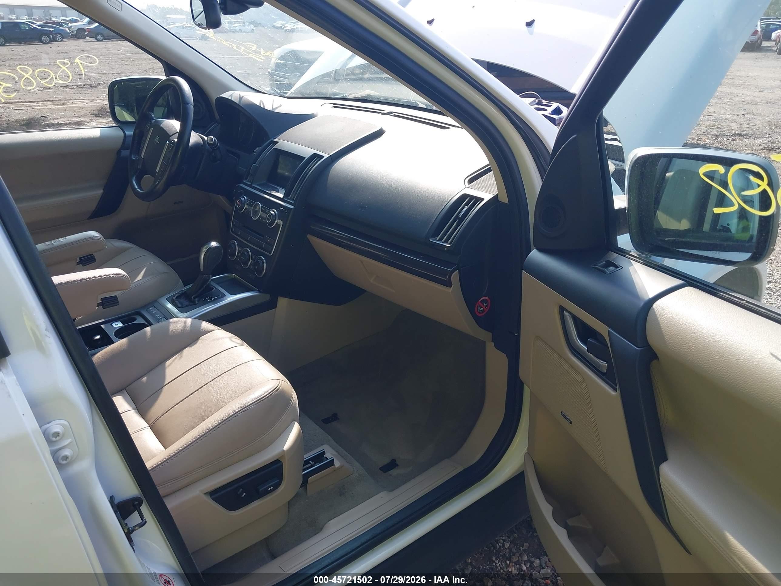 2014 Land Rover Lr2   White vin: SALFR2BG2EH411486