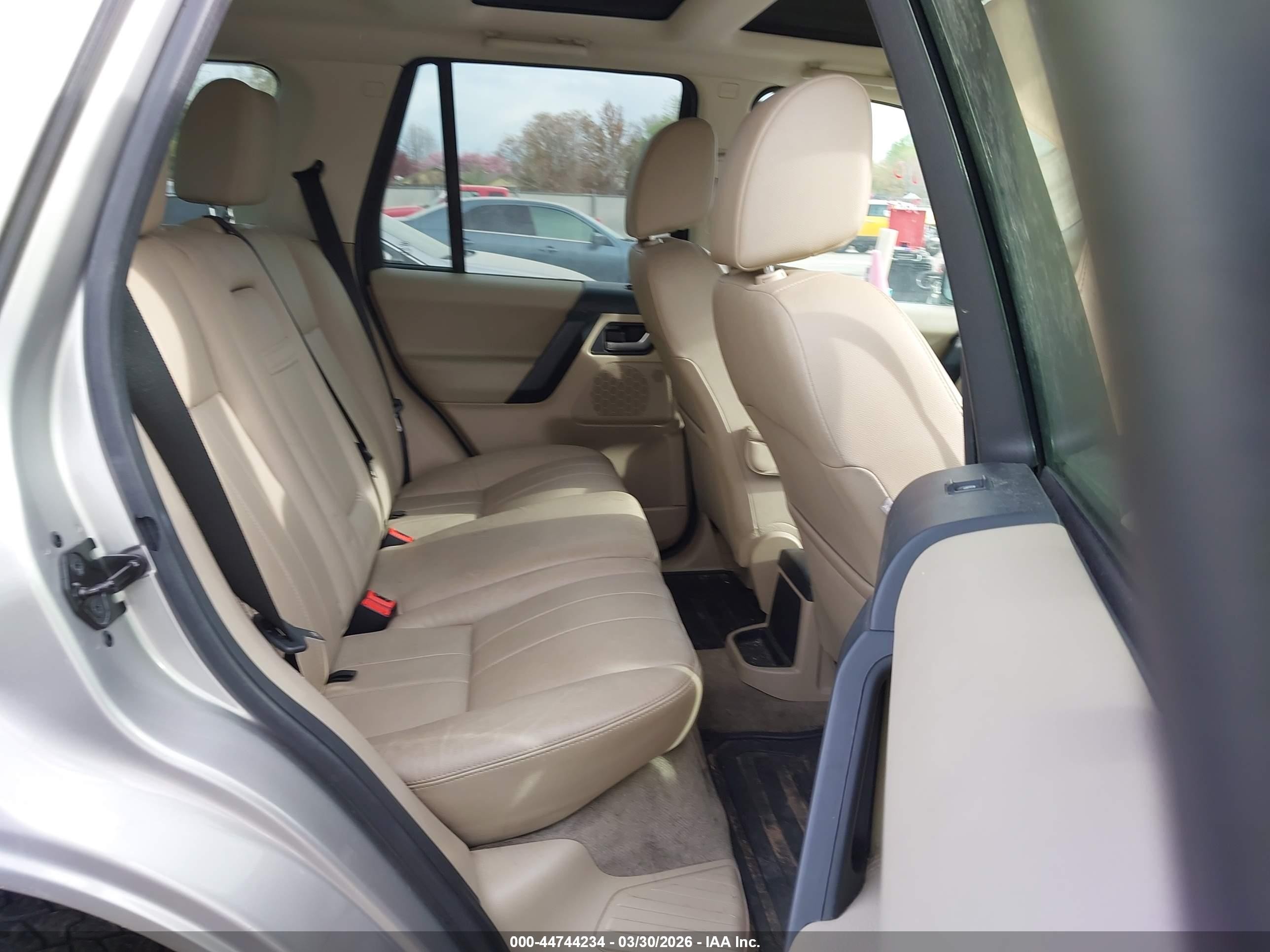 2013 Land Rover Lr2   Gold vin: SALFR2BG5DH339844