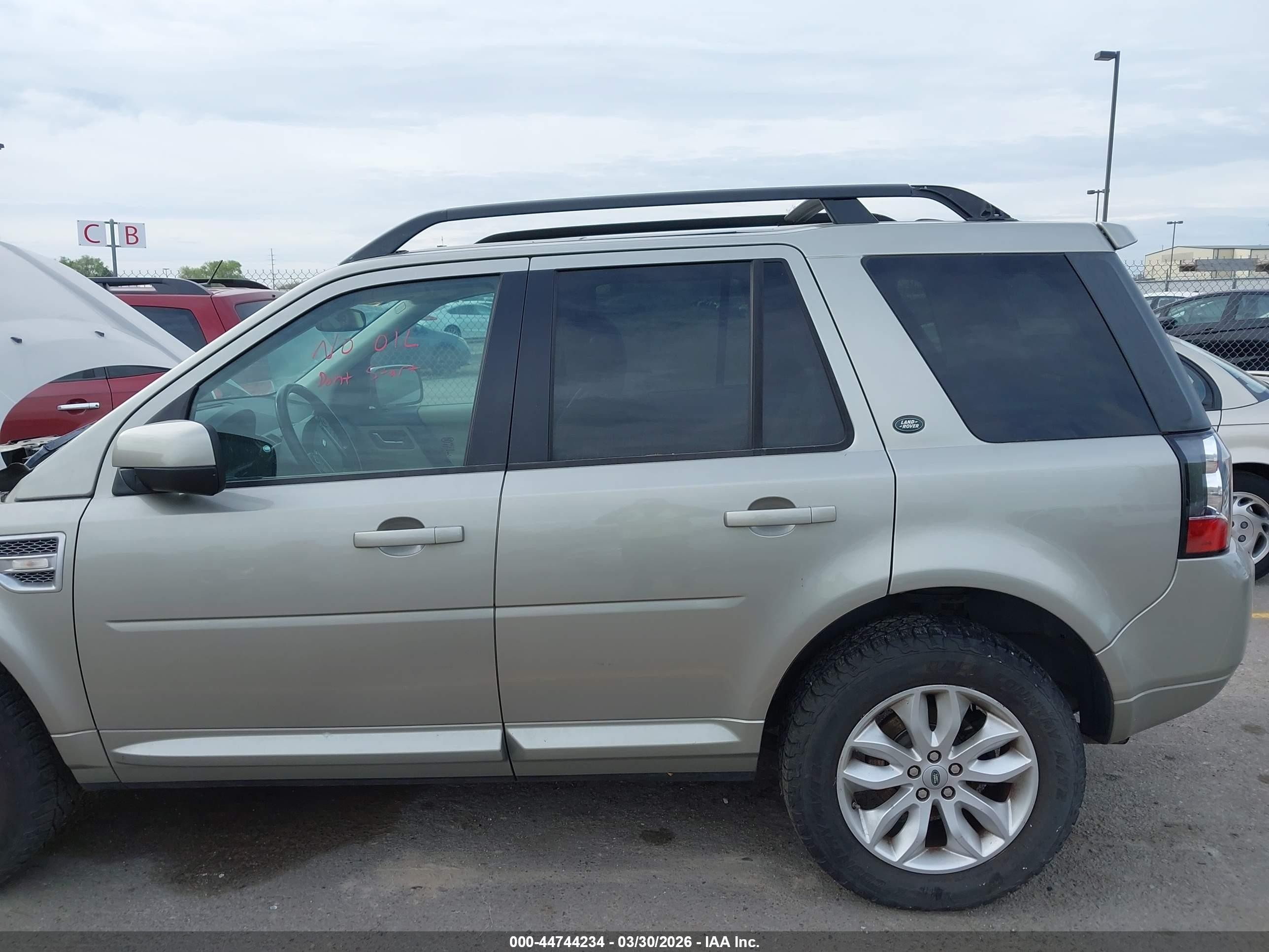 2013 Land Rover Lr2   Gold vin: SALFR2BG5DH339844