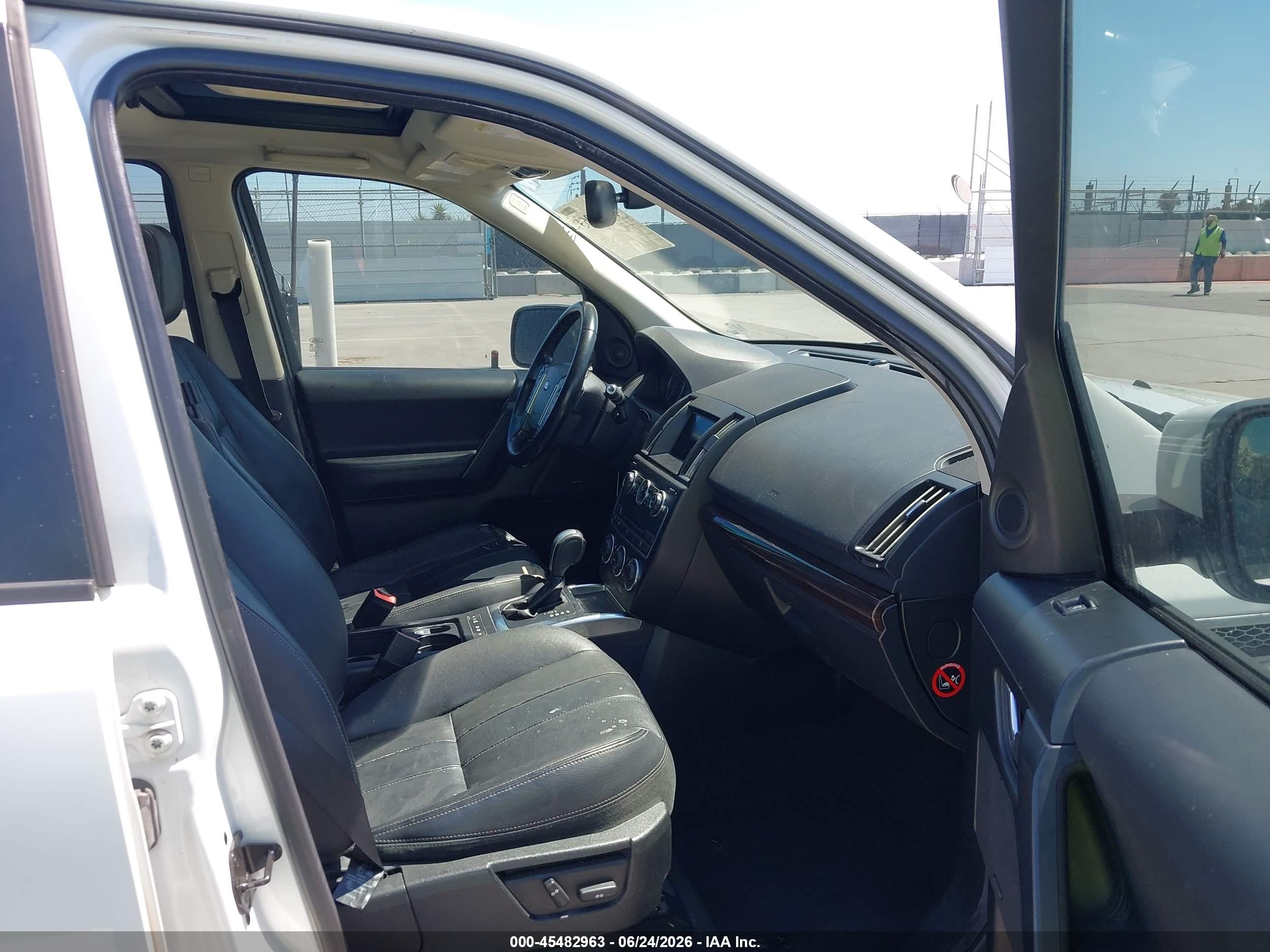 2013 Land Rover Lr2 White vin: SALFR2BG9DH359045