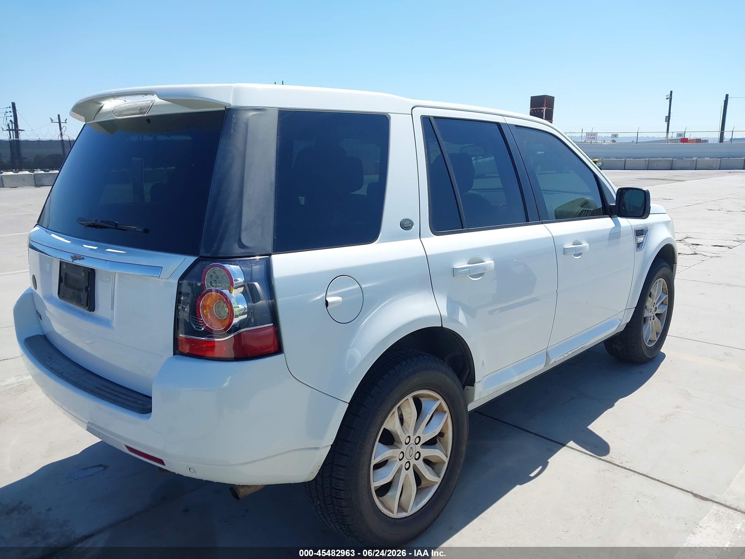 2013 Land Rover Lr2 White vin: SALFR2BG9DH359045