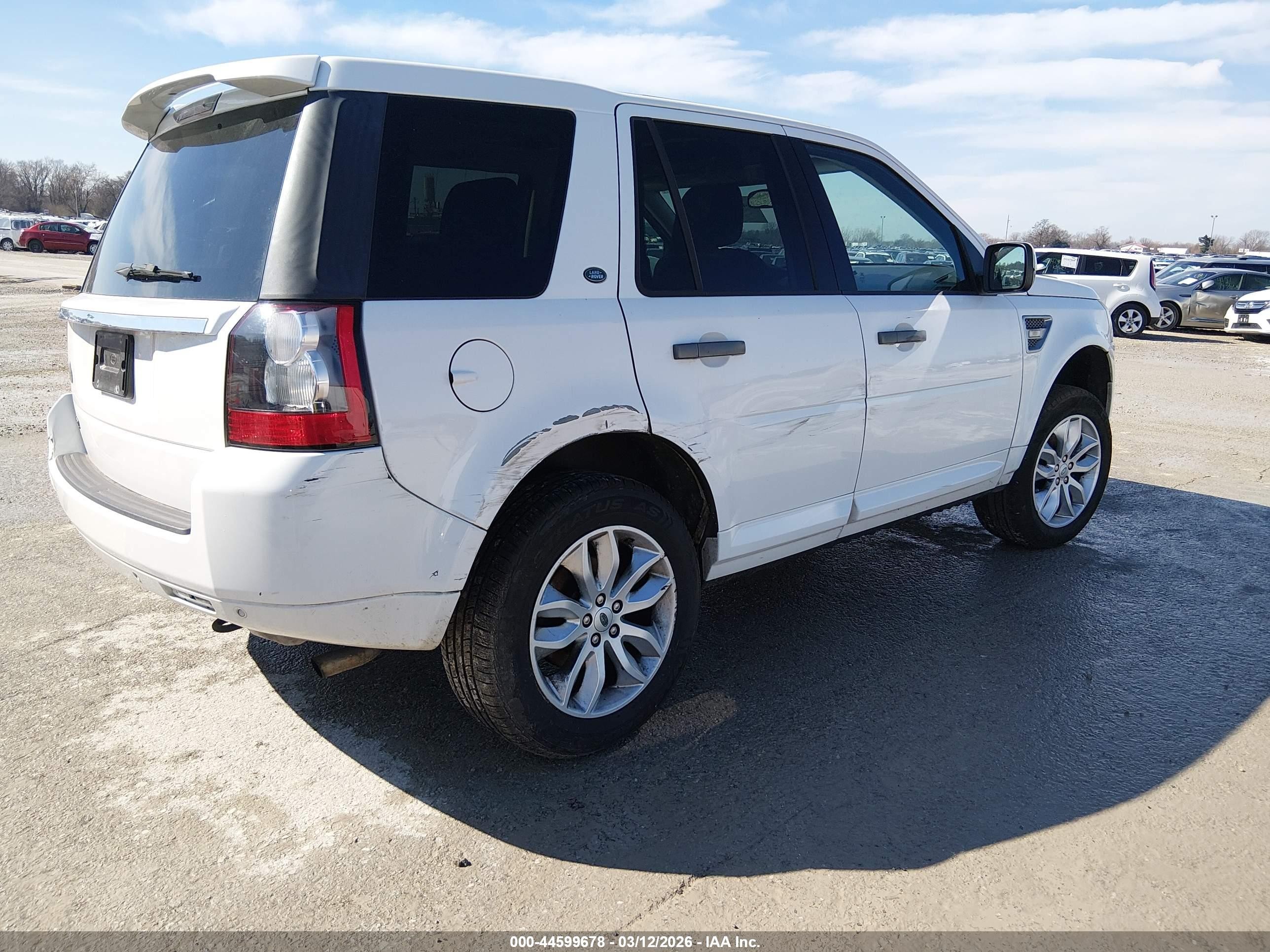 2011 Land Rover Lr2 White vin: SALFR2BN3BH231394