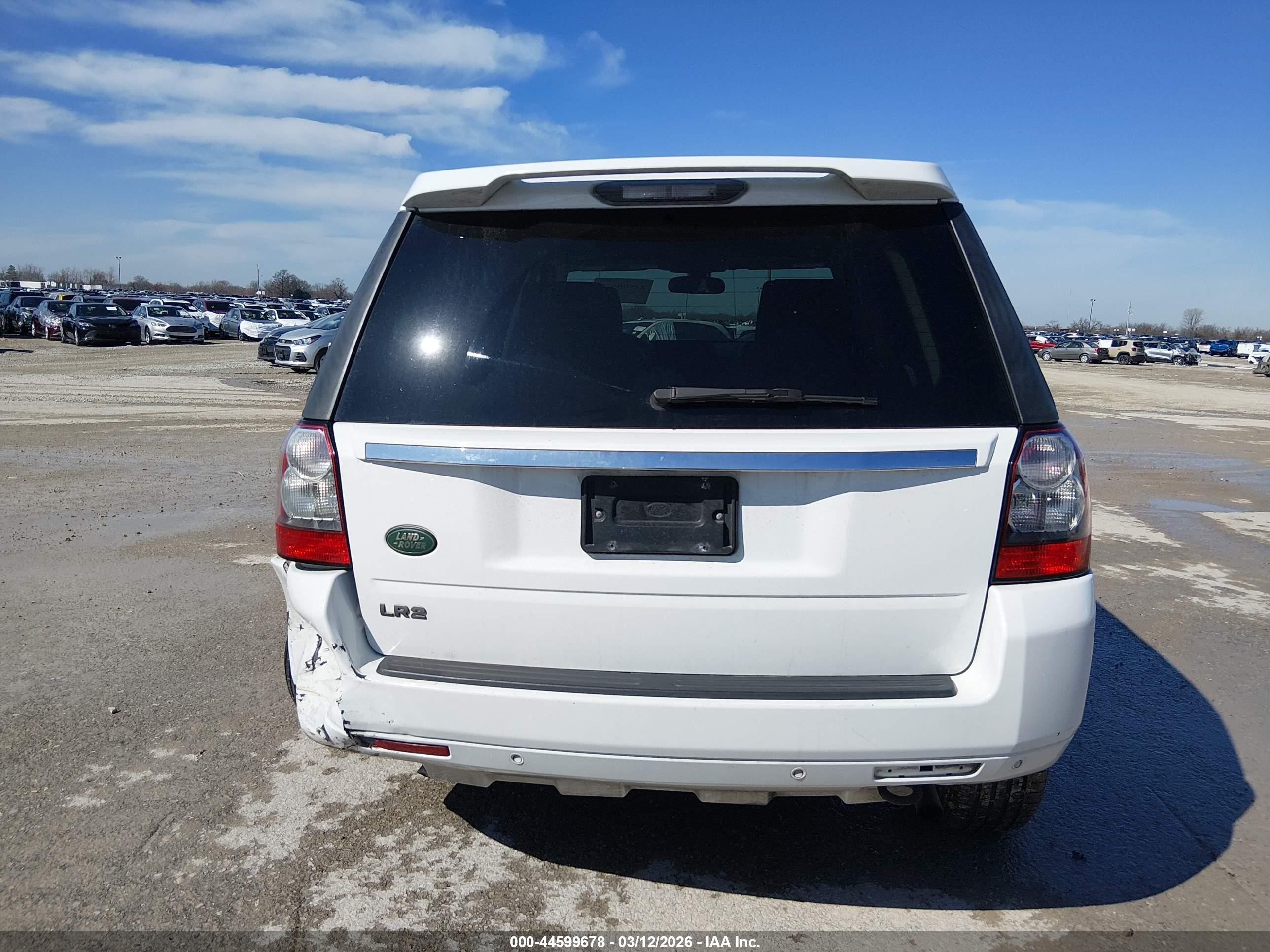 2011 Land Rover Lr2 White vin: SALFR2BN3BH231394